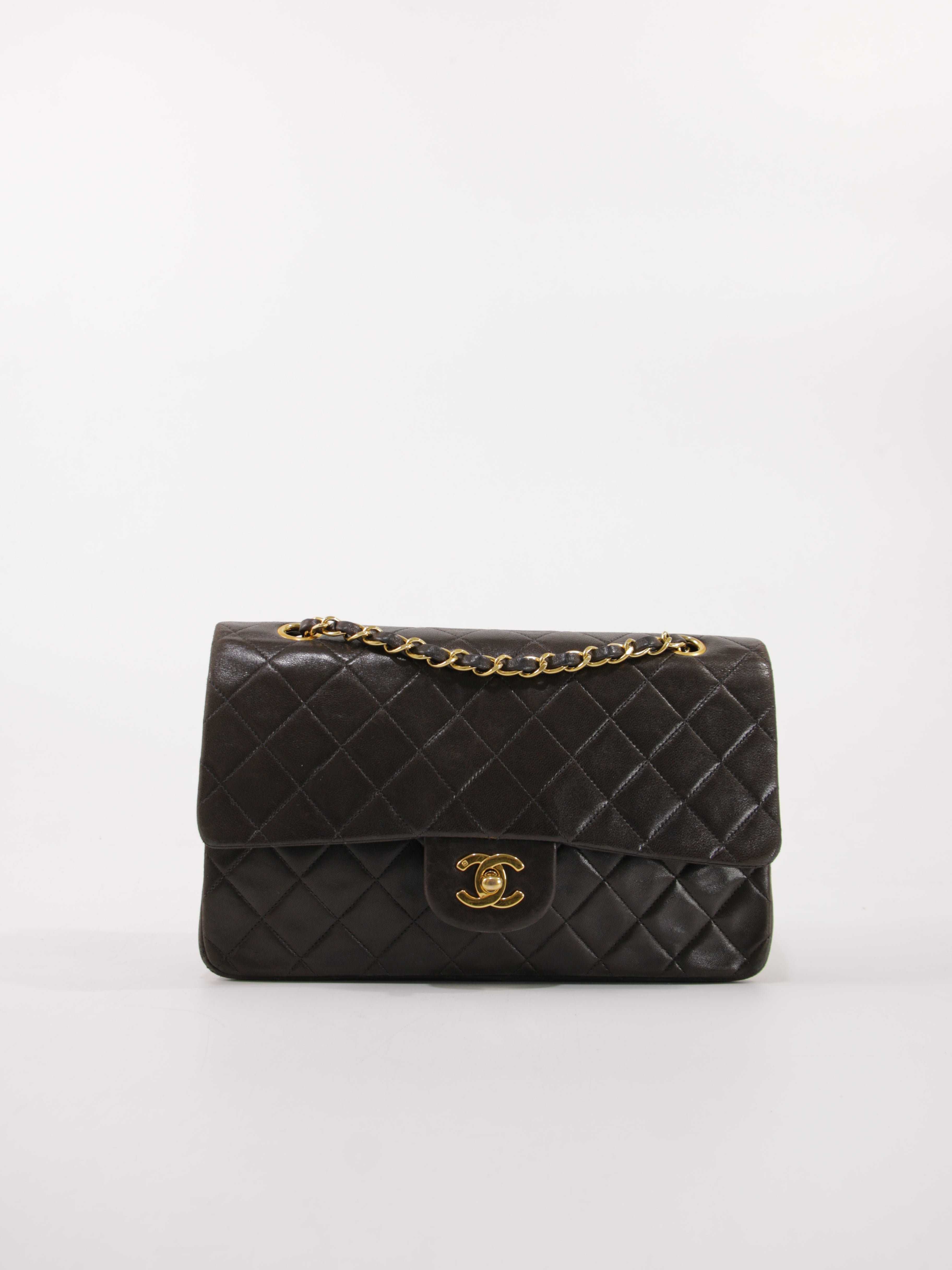 Medium Classic Flap