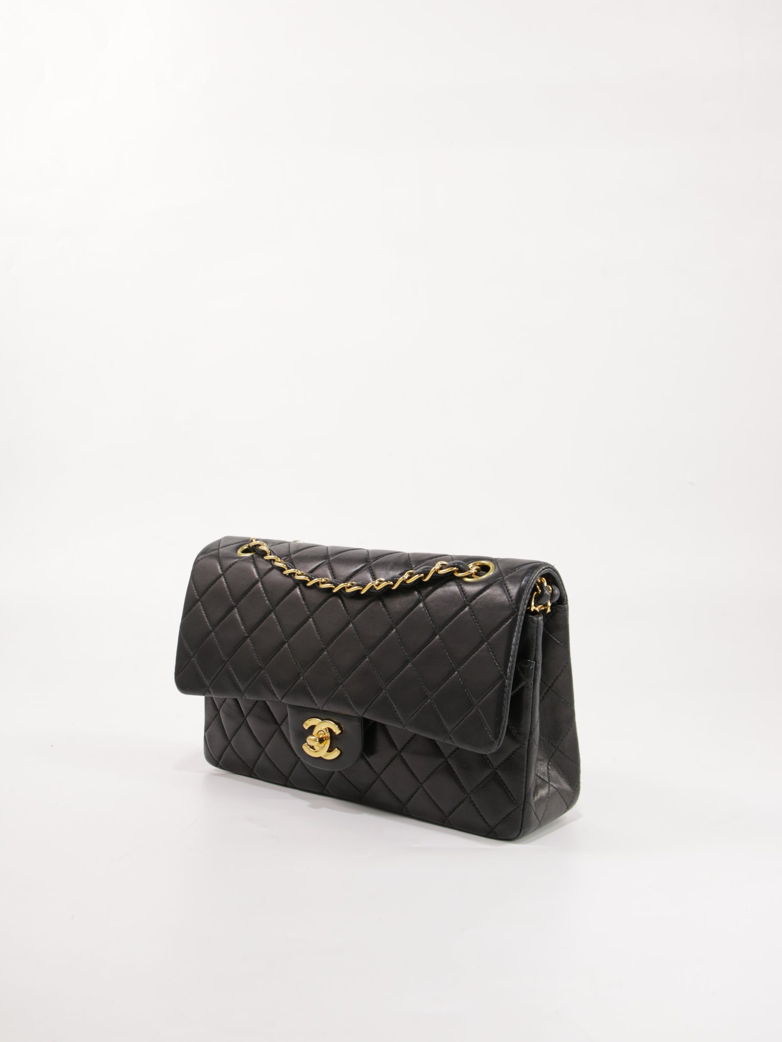 Medium Classic Flap