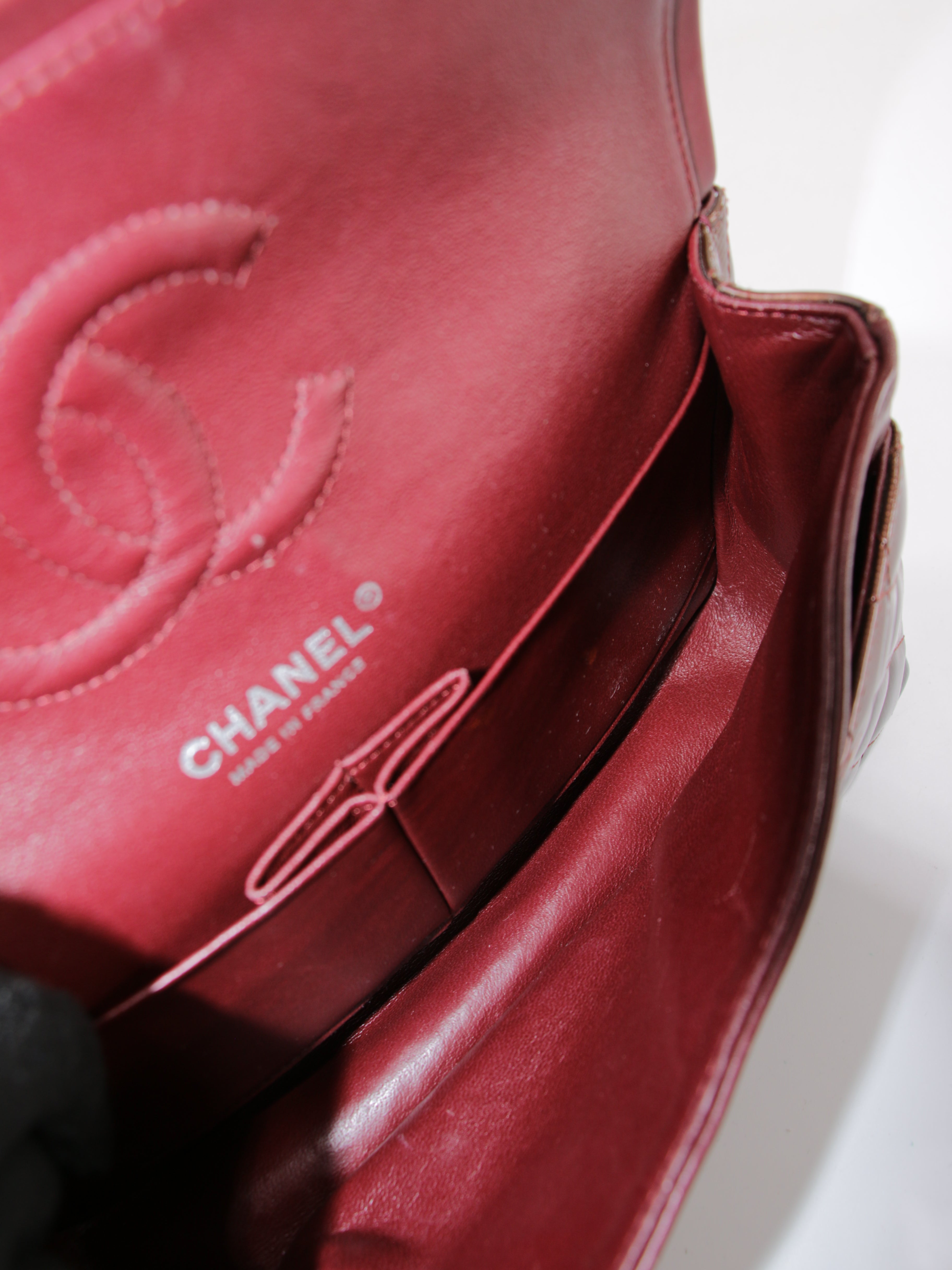 Medium Classic Flap