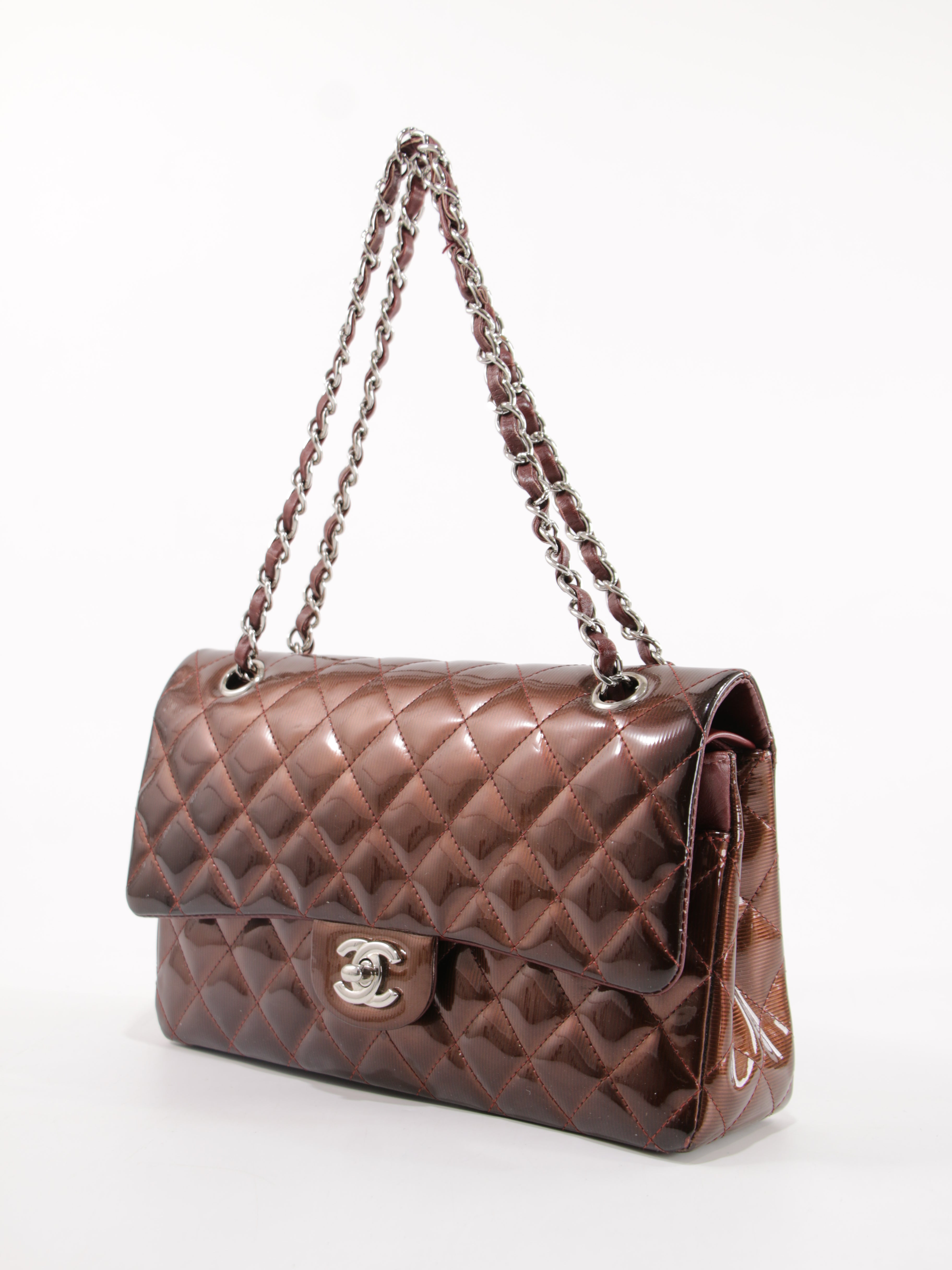 Medium Classic Flap