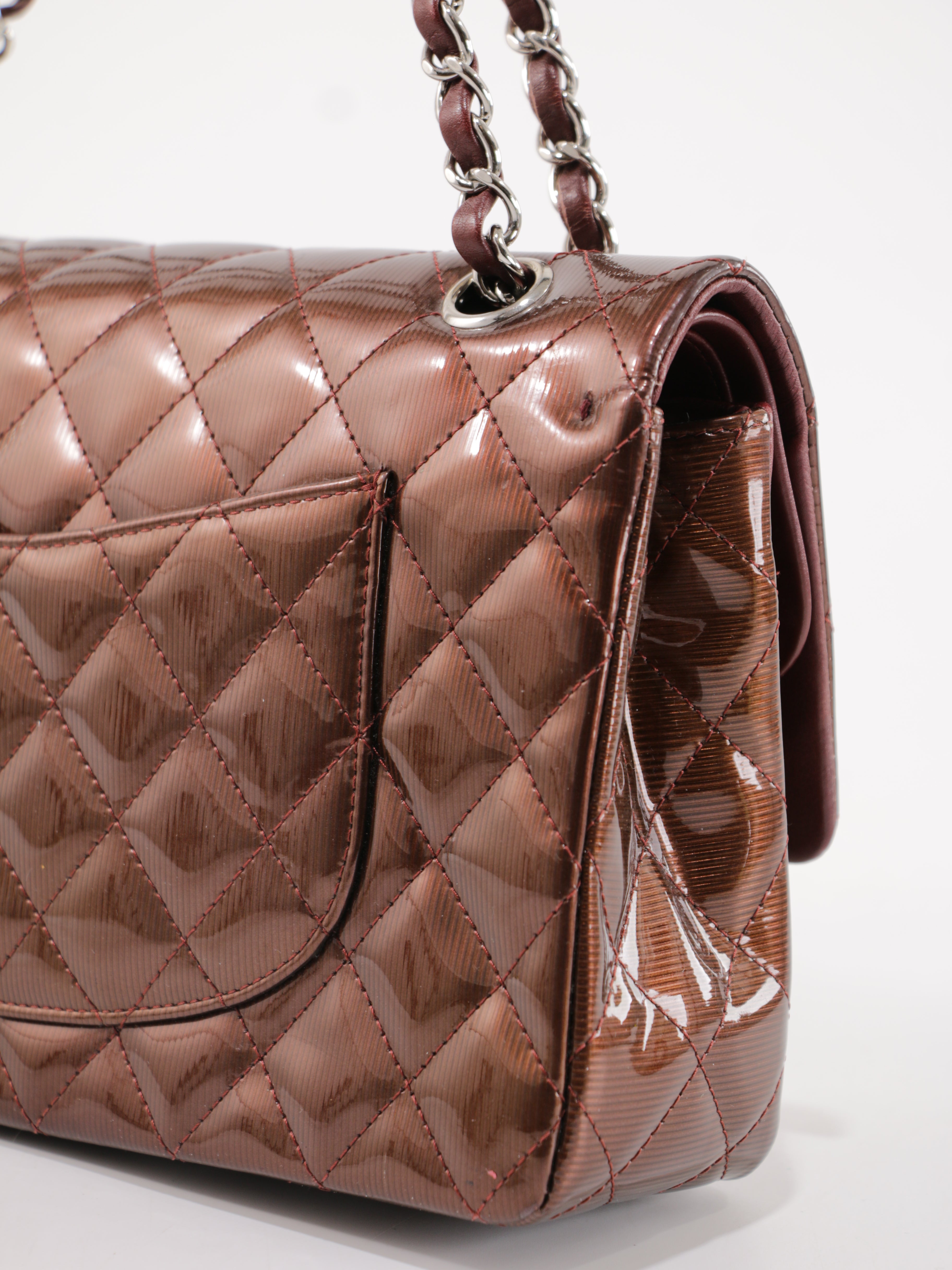 Medium Classic Flap