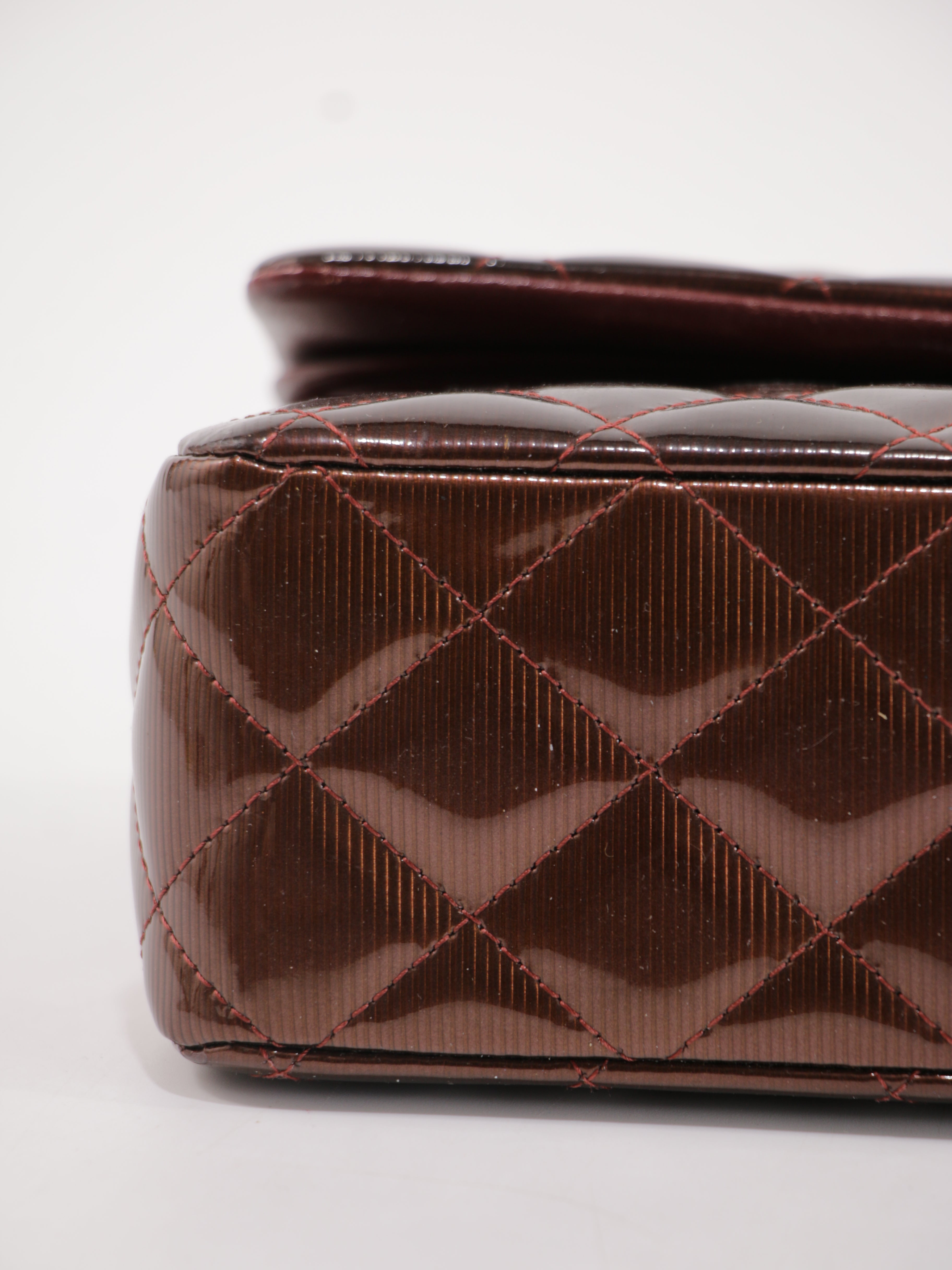 Medium Classic Flap