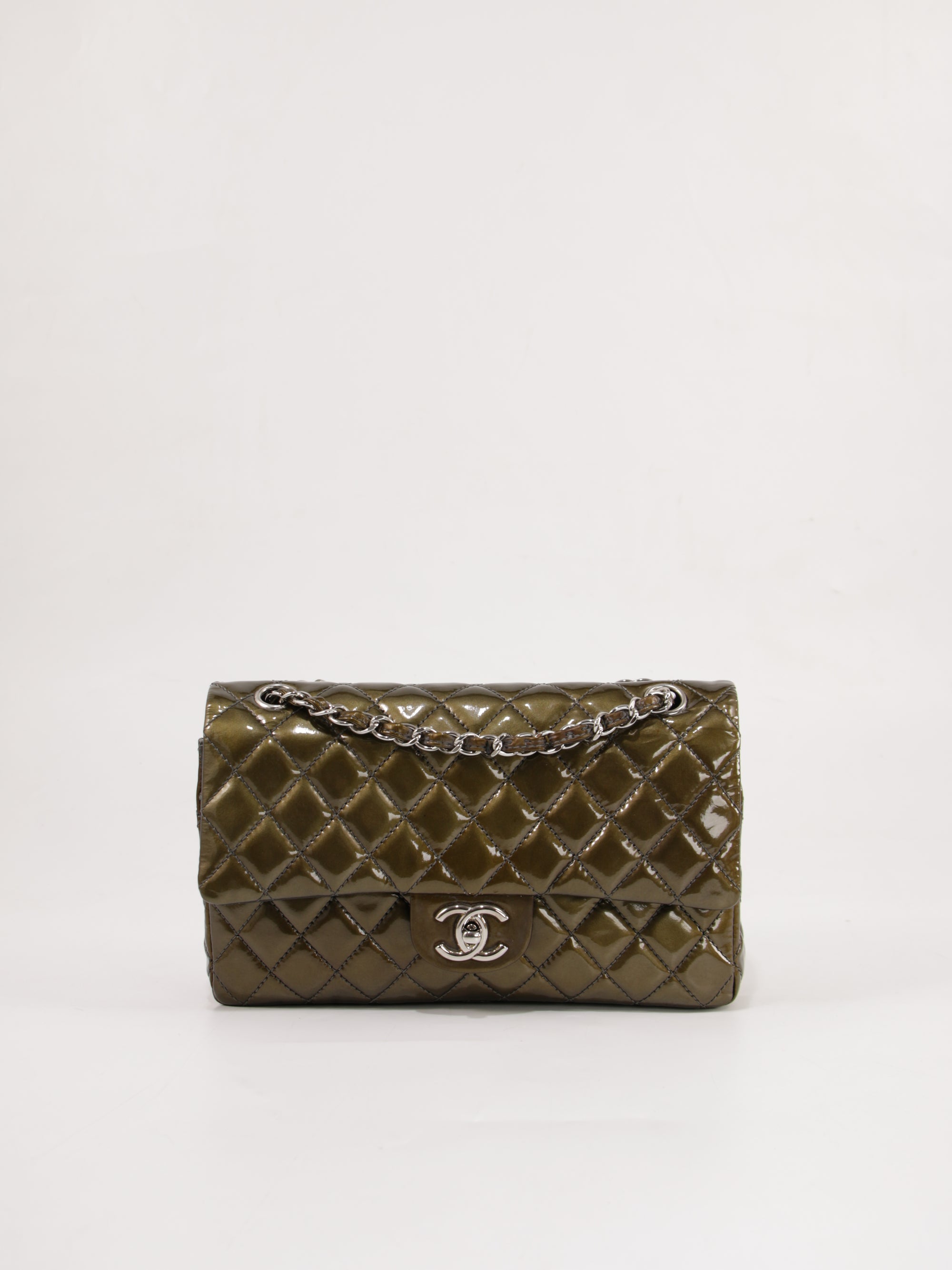 Medium Classic Flap