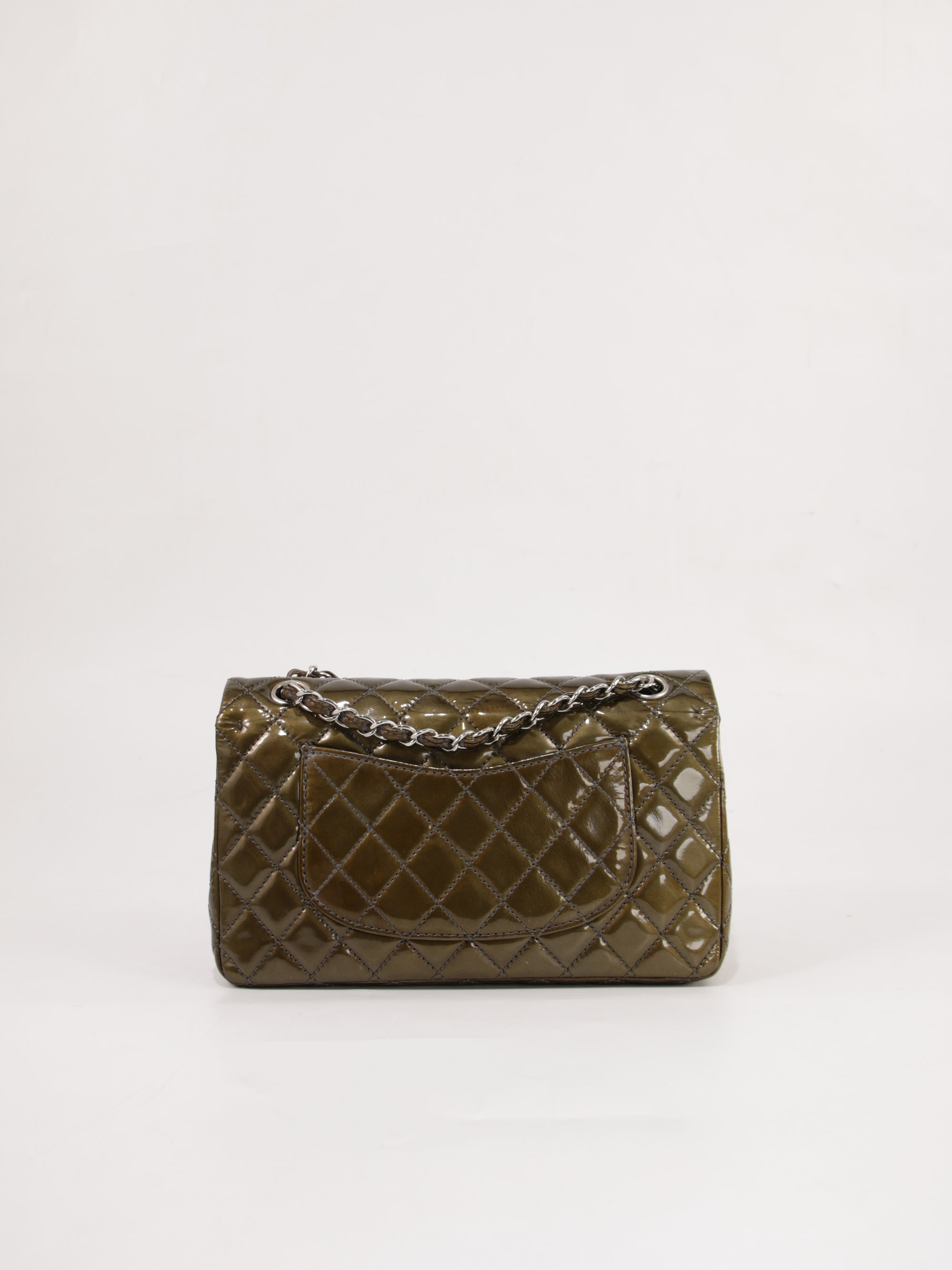 Medium Classic Flap