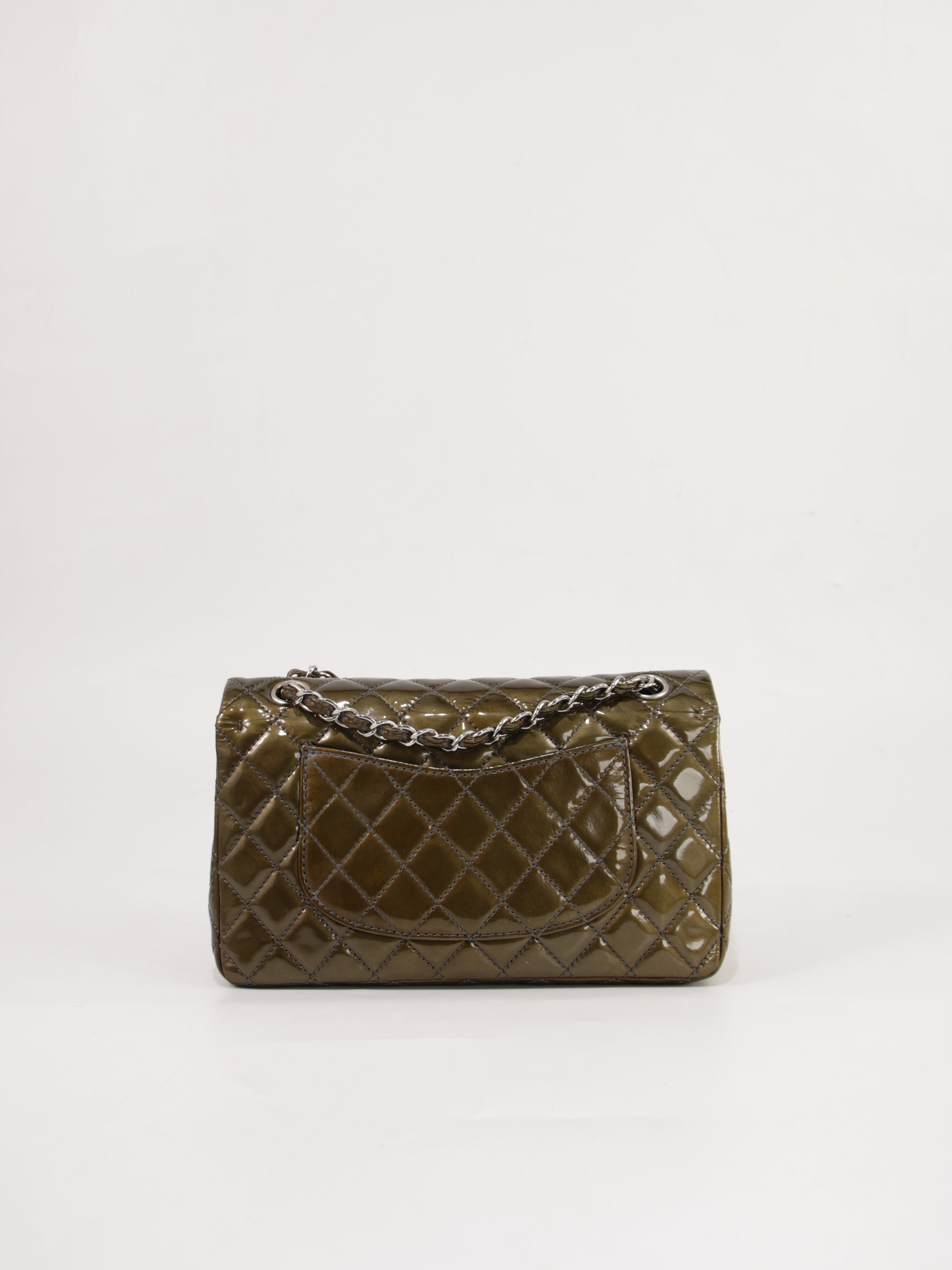 Medium Classic Flap