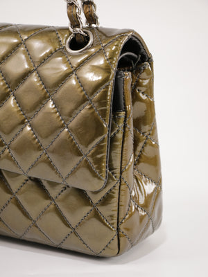 Medium Classic Flap