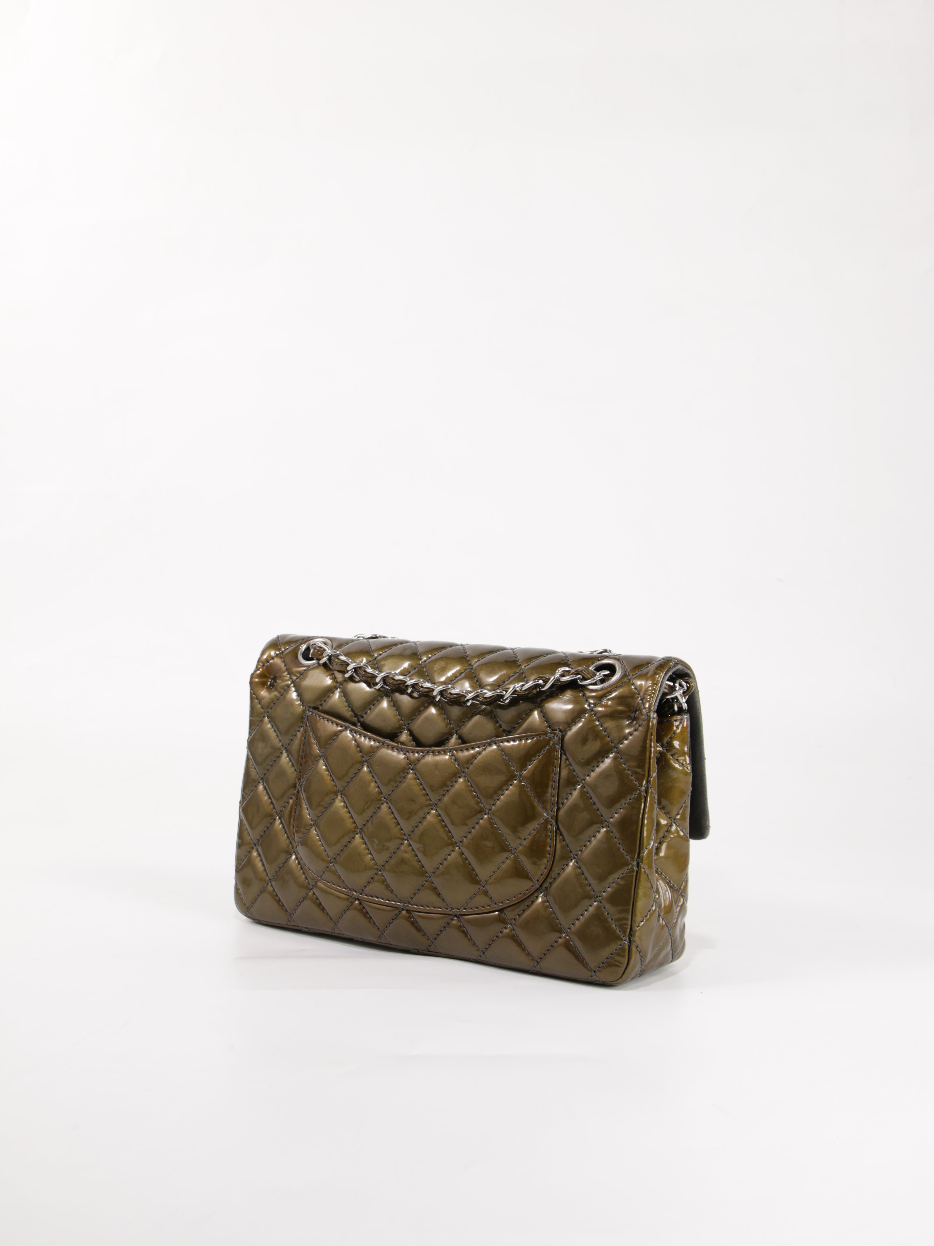 Medium Classic Flap