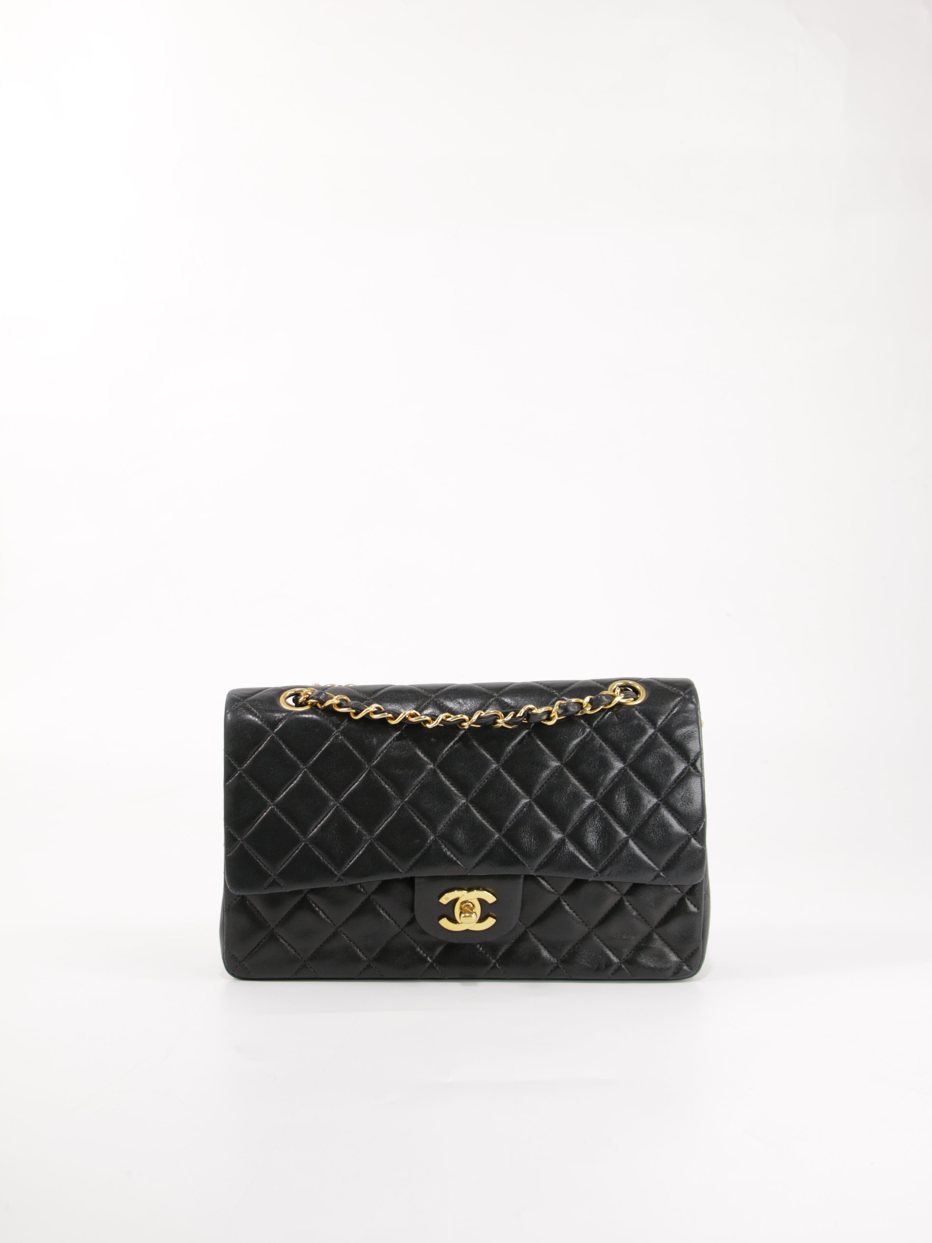 Medium Classic Flap