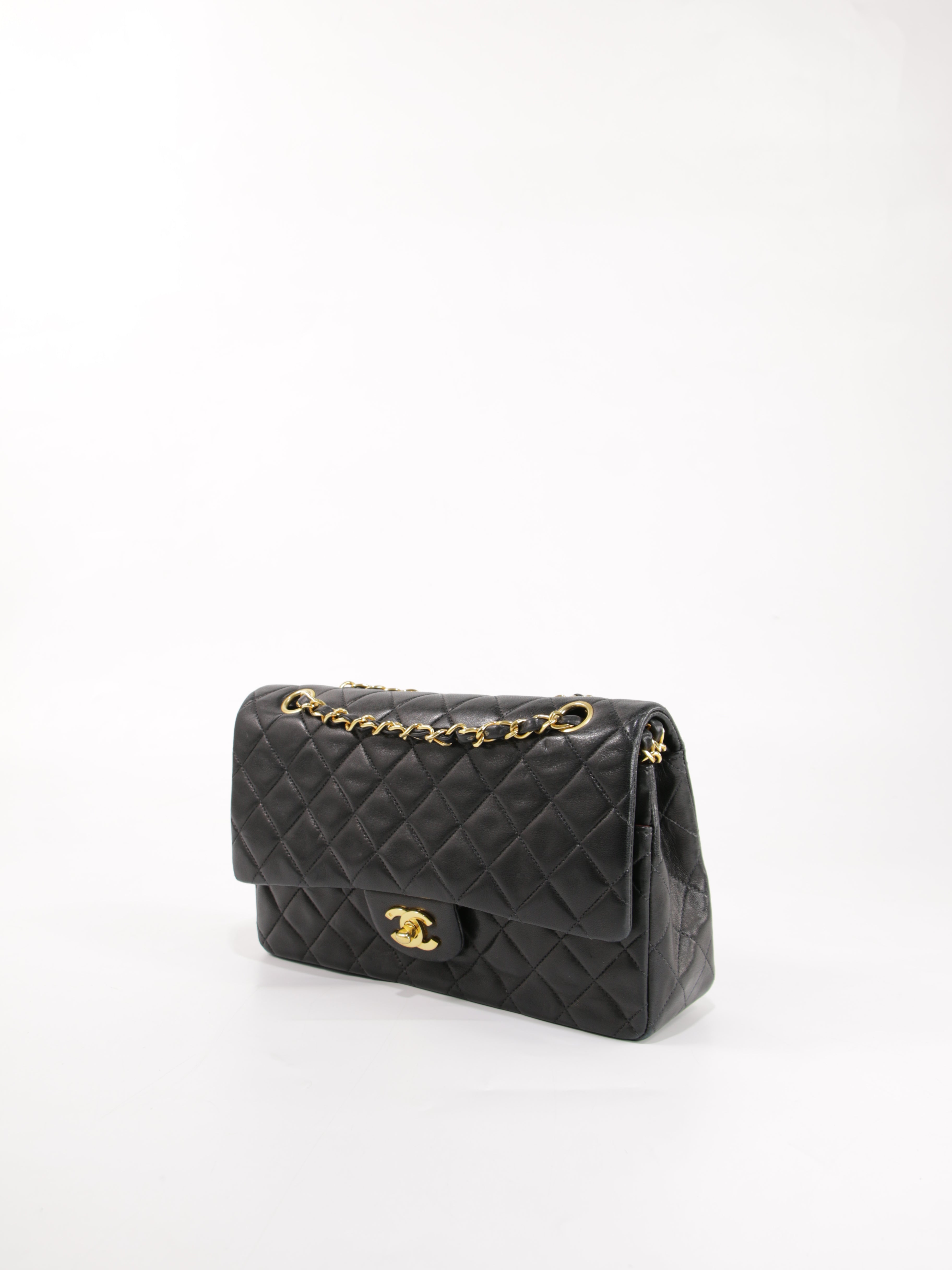 Medium Classic Flap