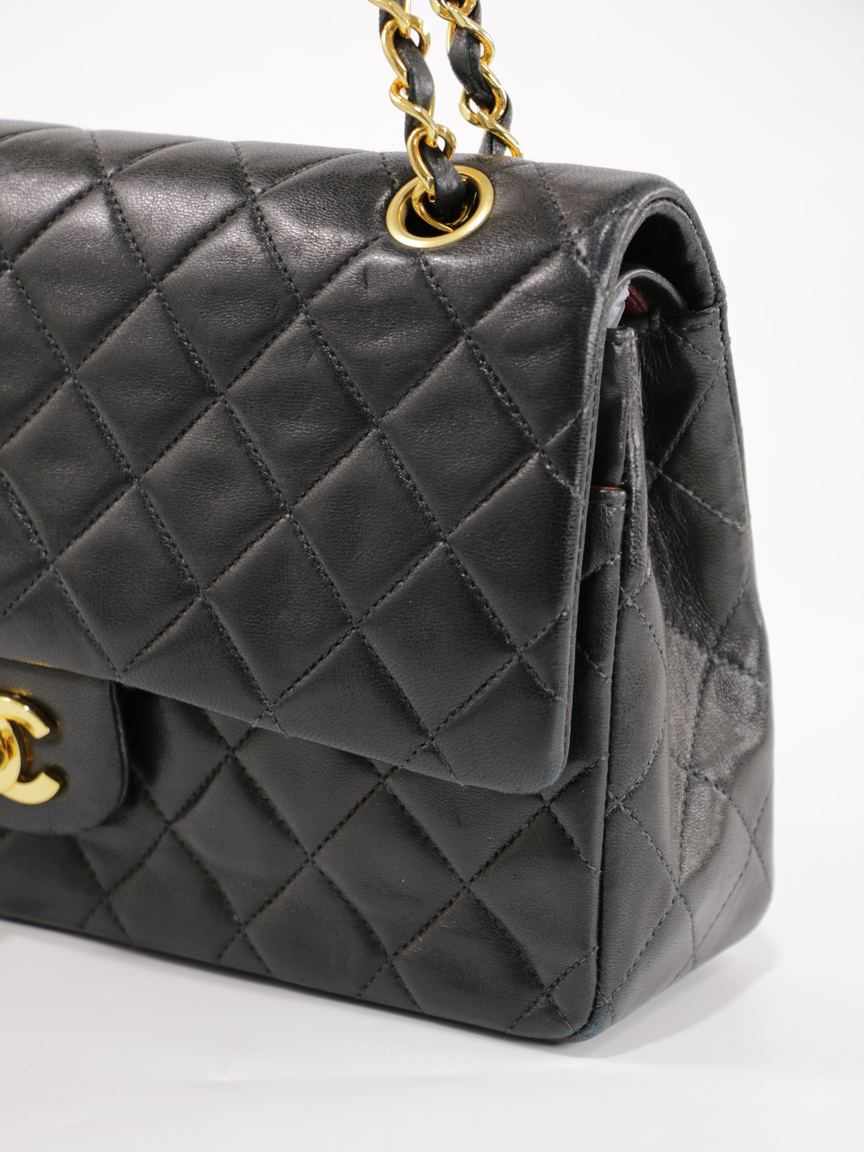 Medium Classic Flap