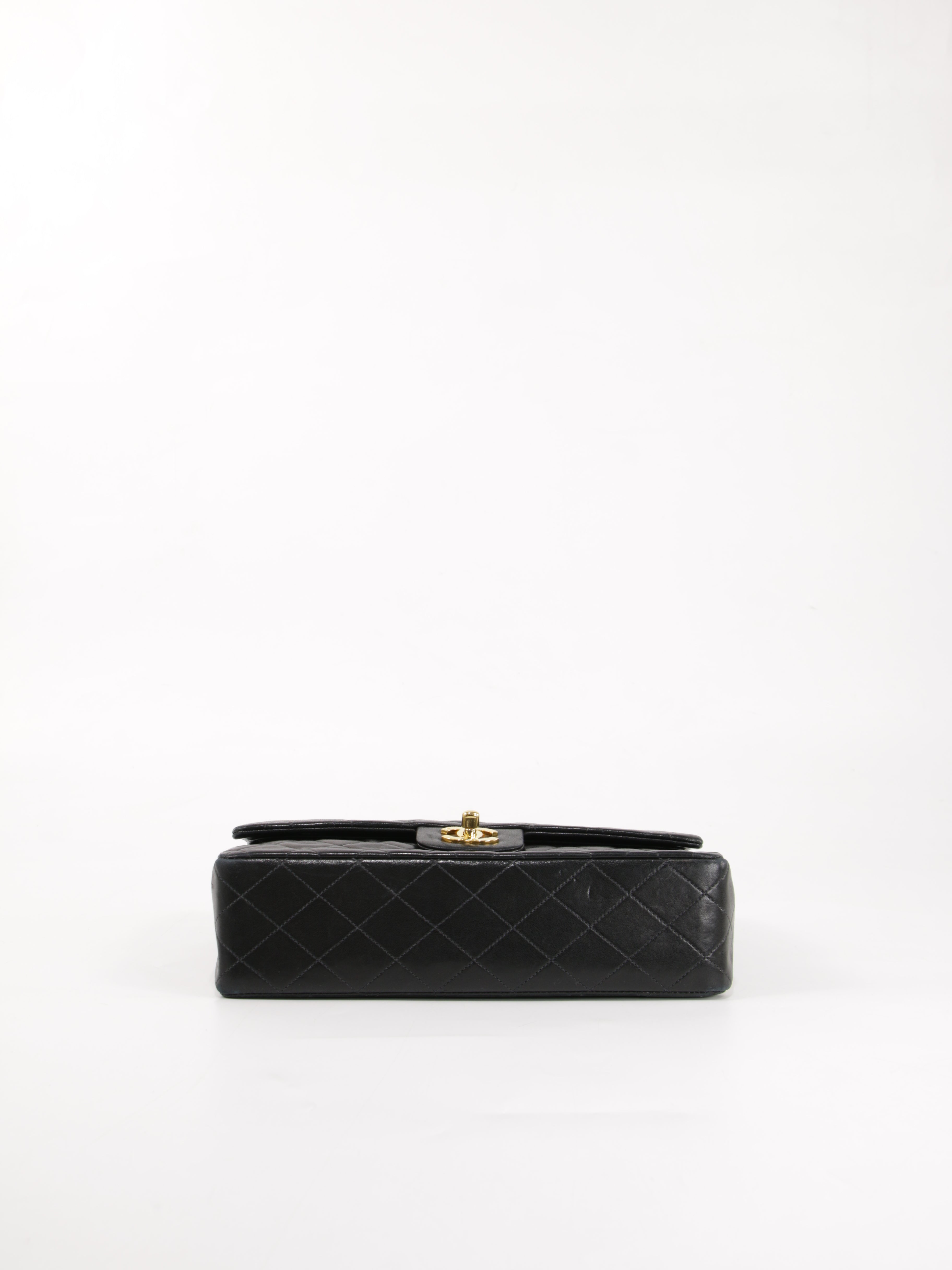 Medium Classic Flap