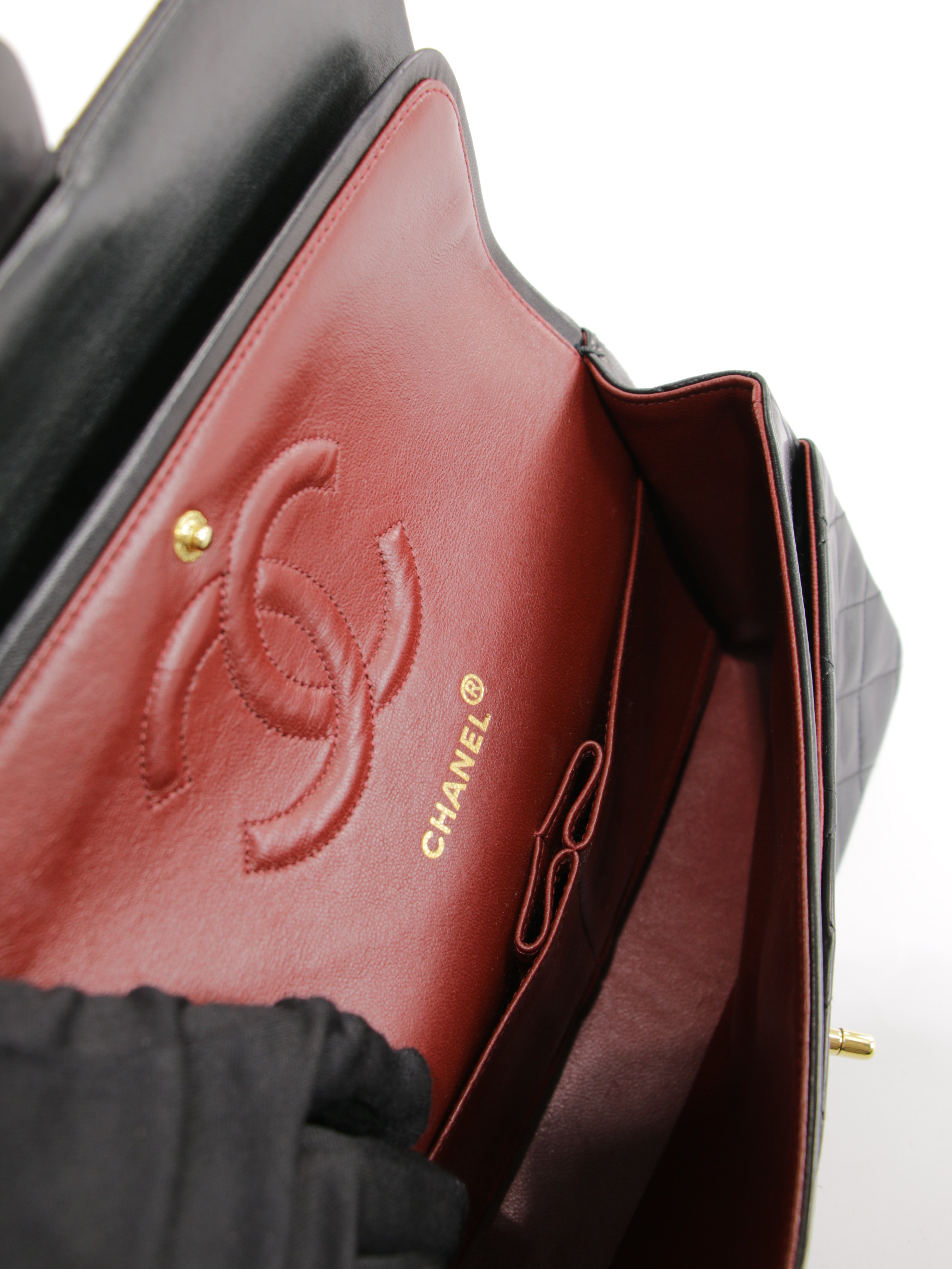 Medium Classic Flap