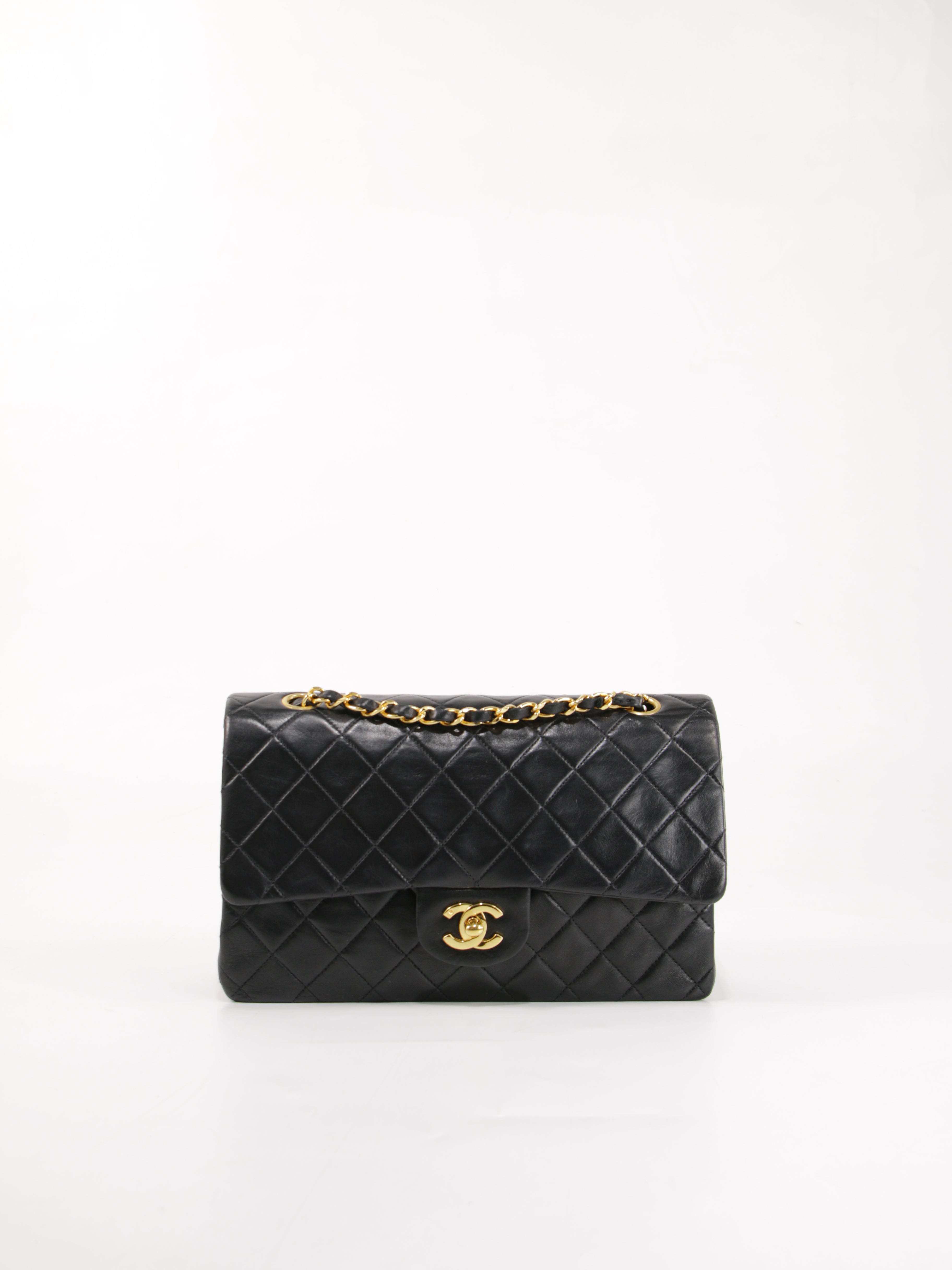 Medium Classic Flap