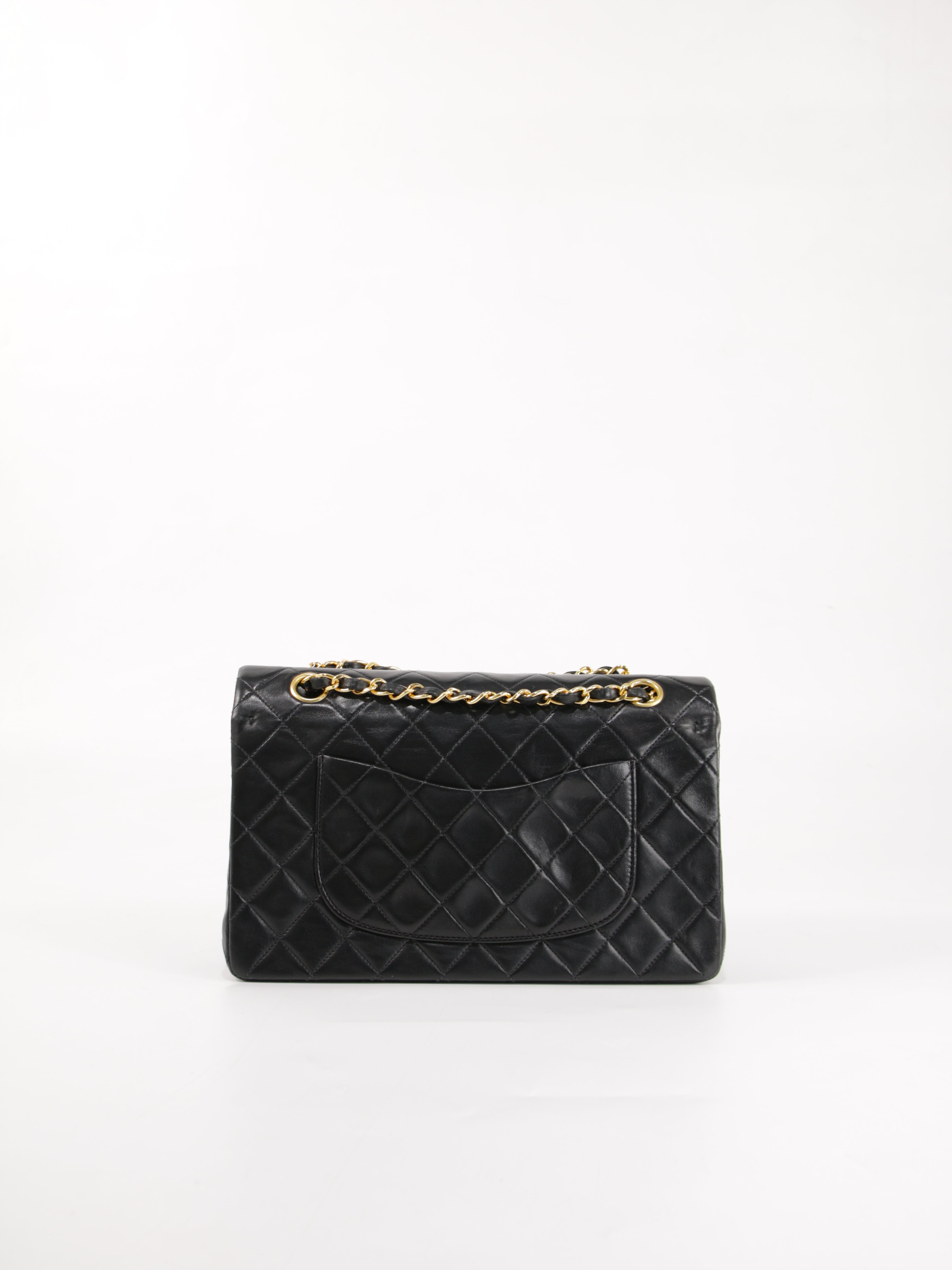 Medium Classic Flap
