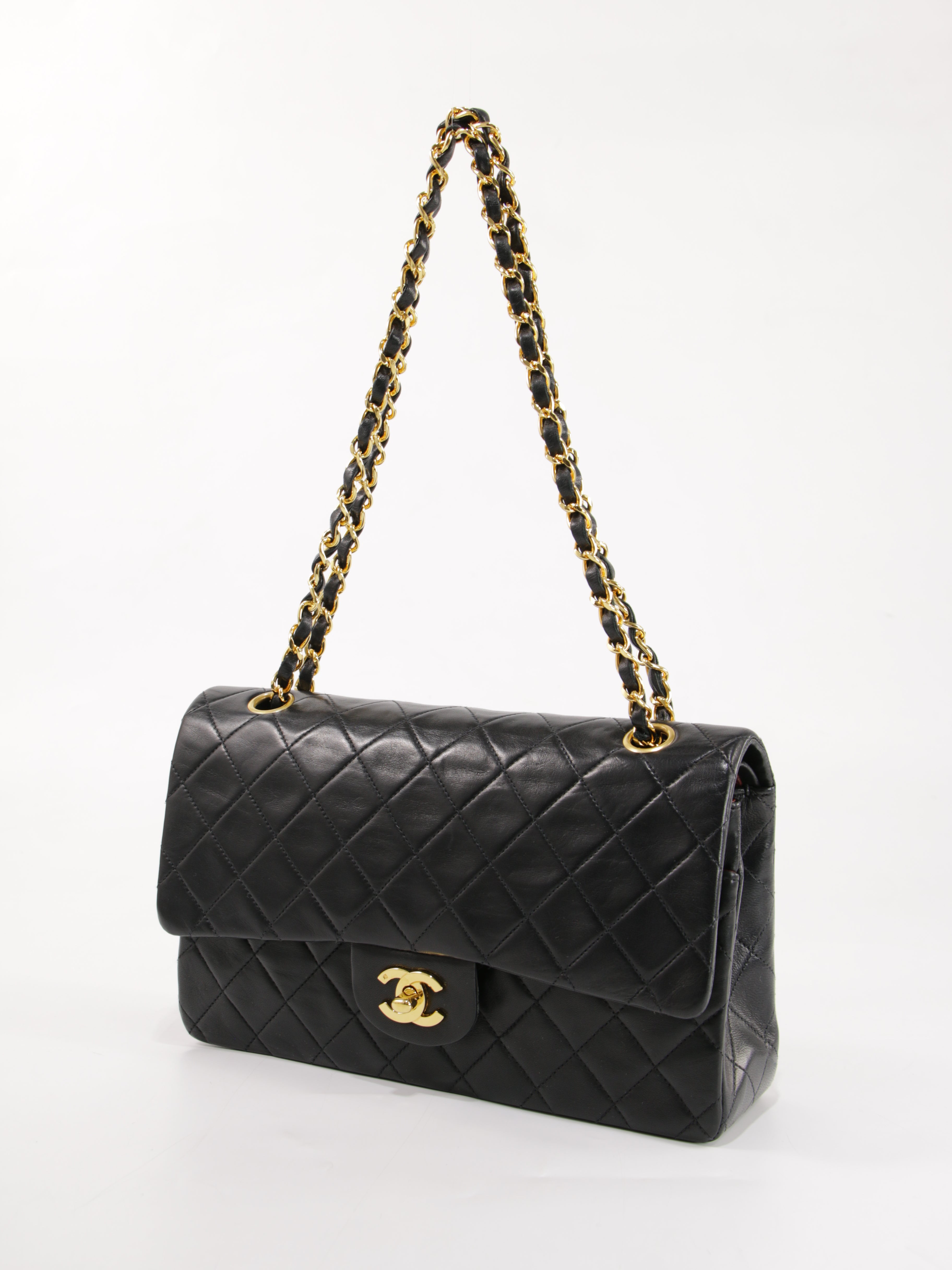 Medium Classic Flap