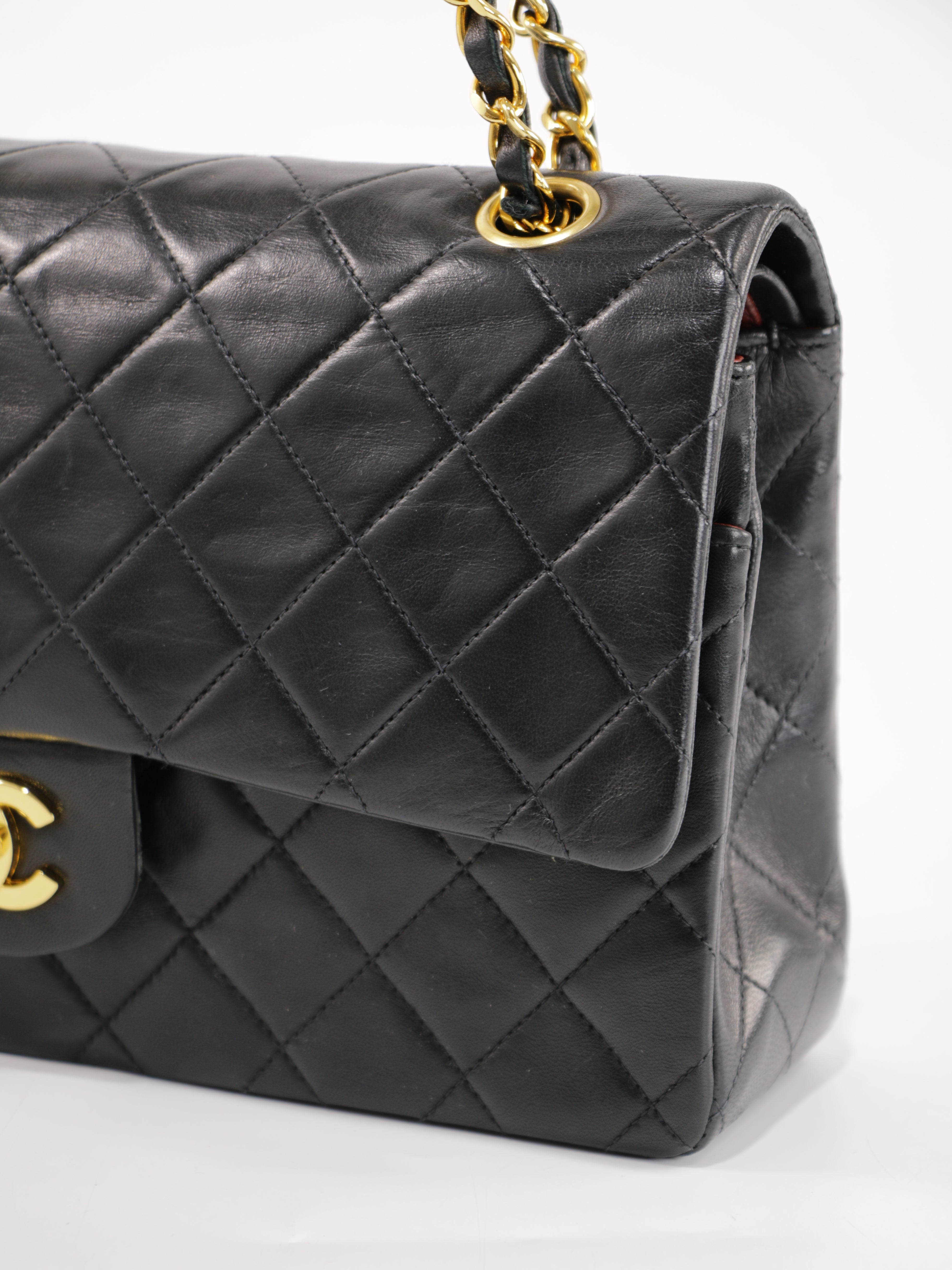 Medium Classic Flap