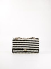 Medium Classic Flap