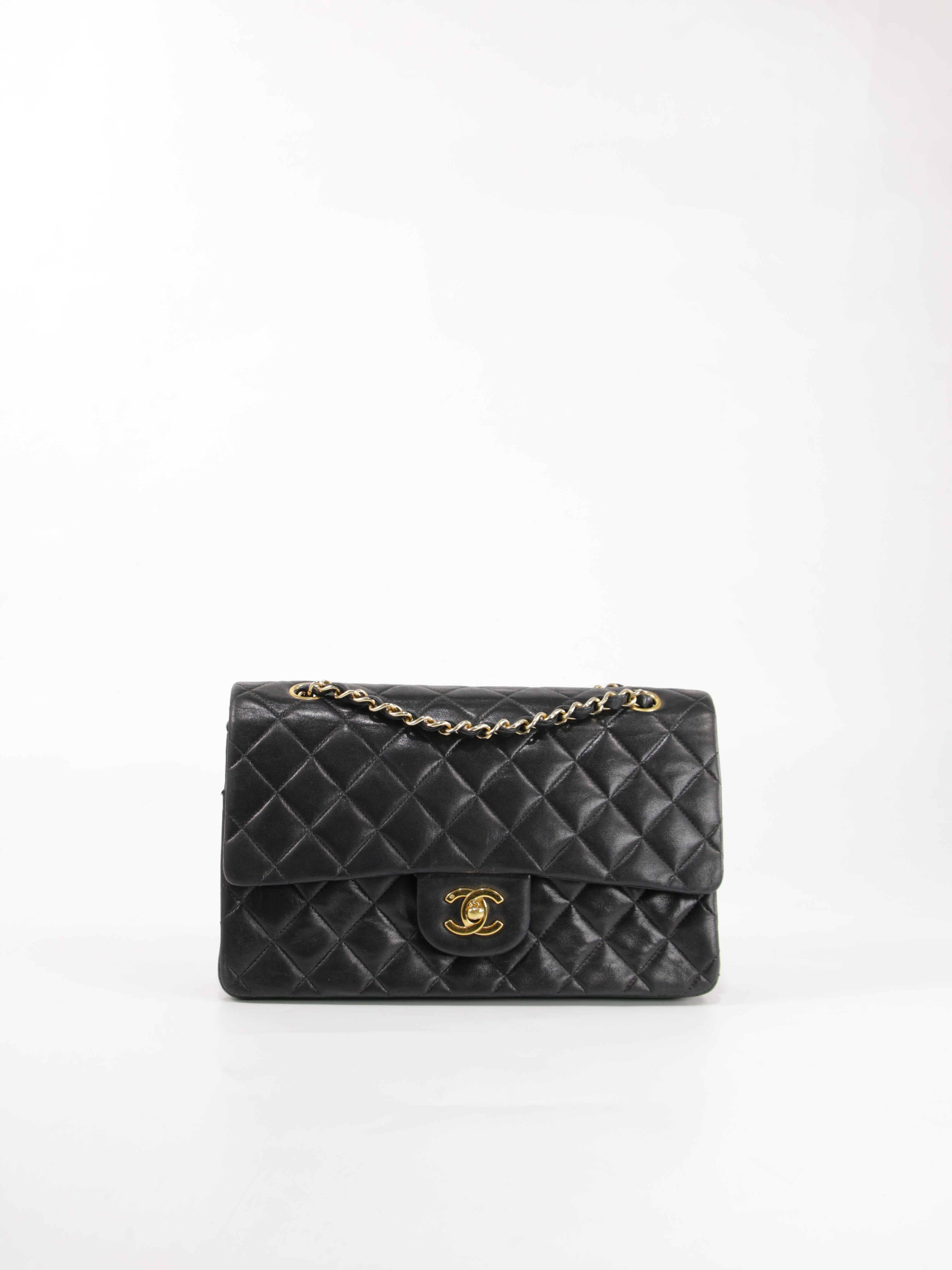 Medium Classic Flap