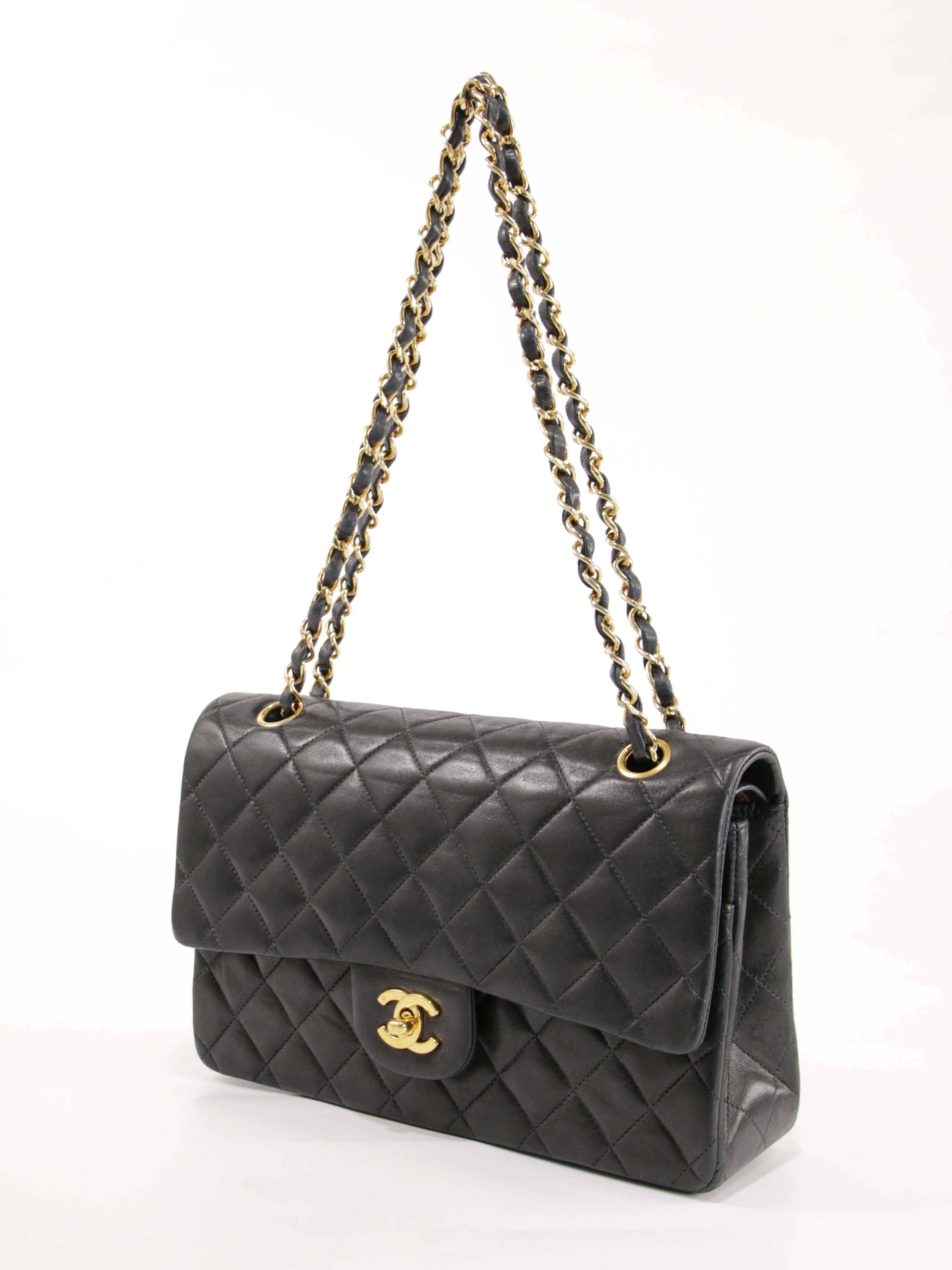 Medium Classic Flap