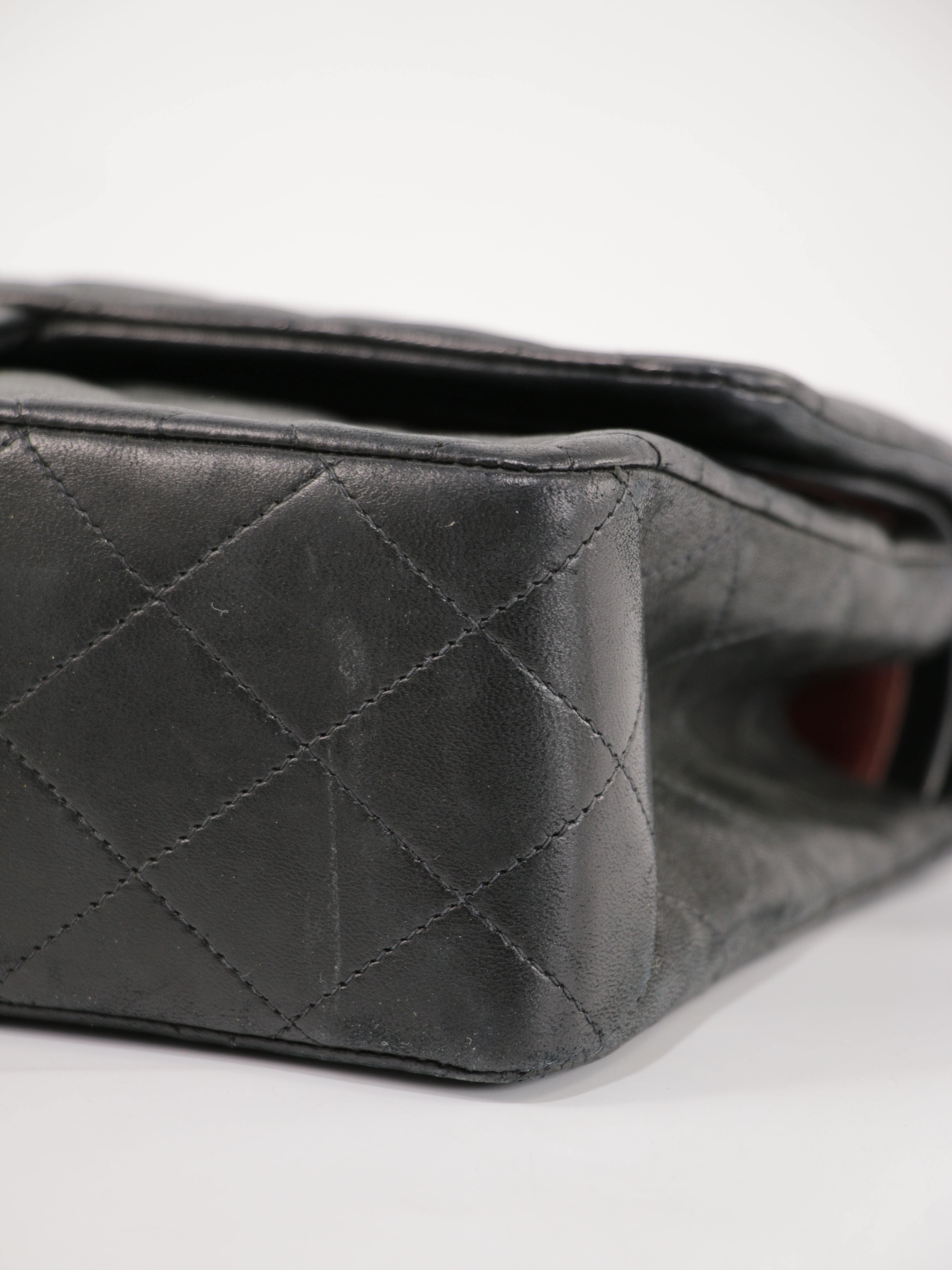 Medium Classic Flap
