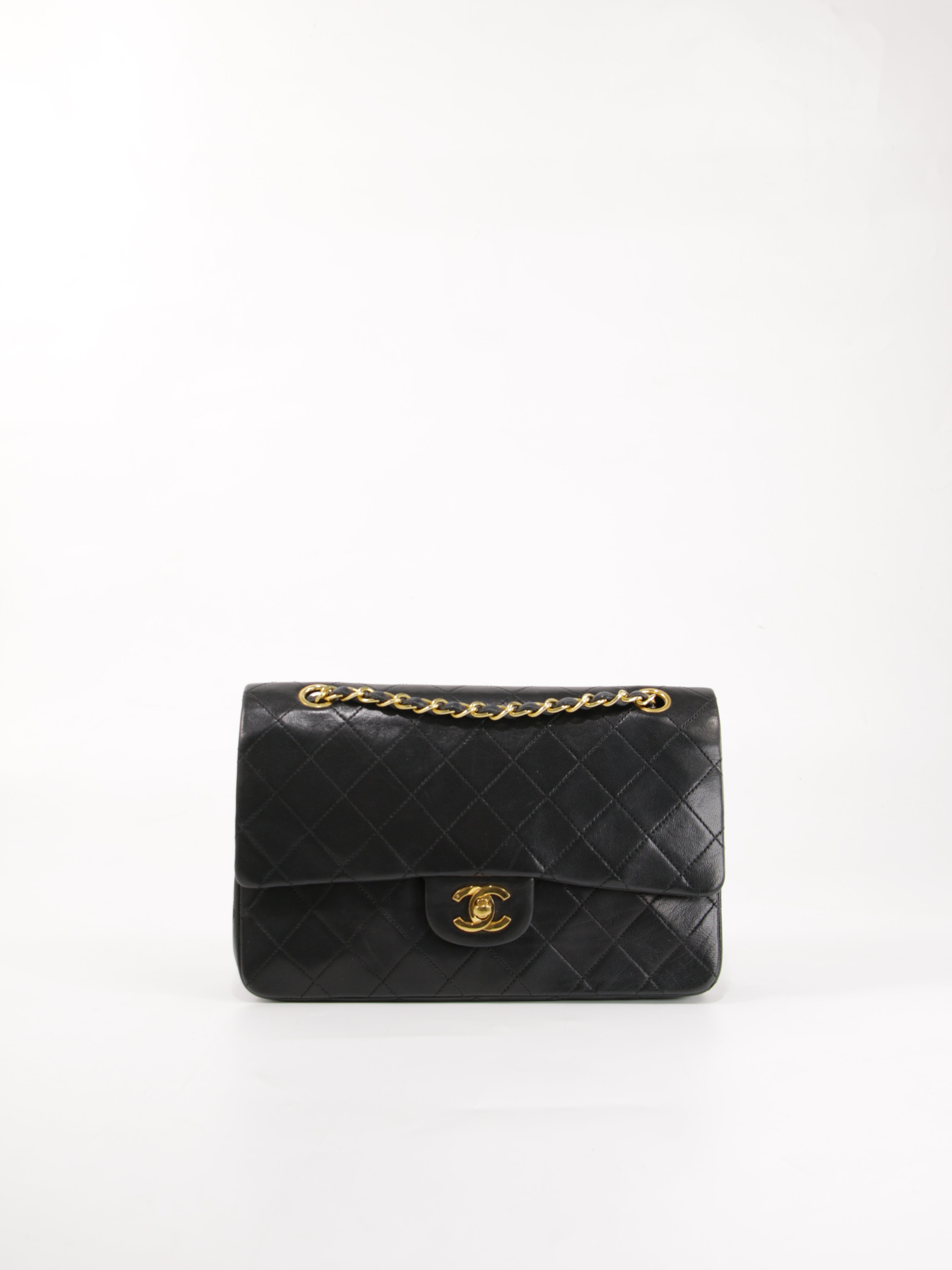 Medium Classic Flap