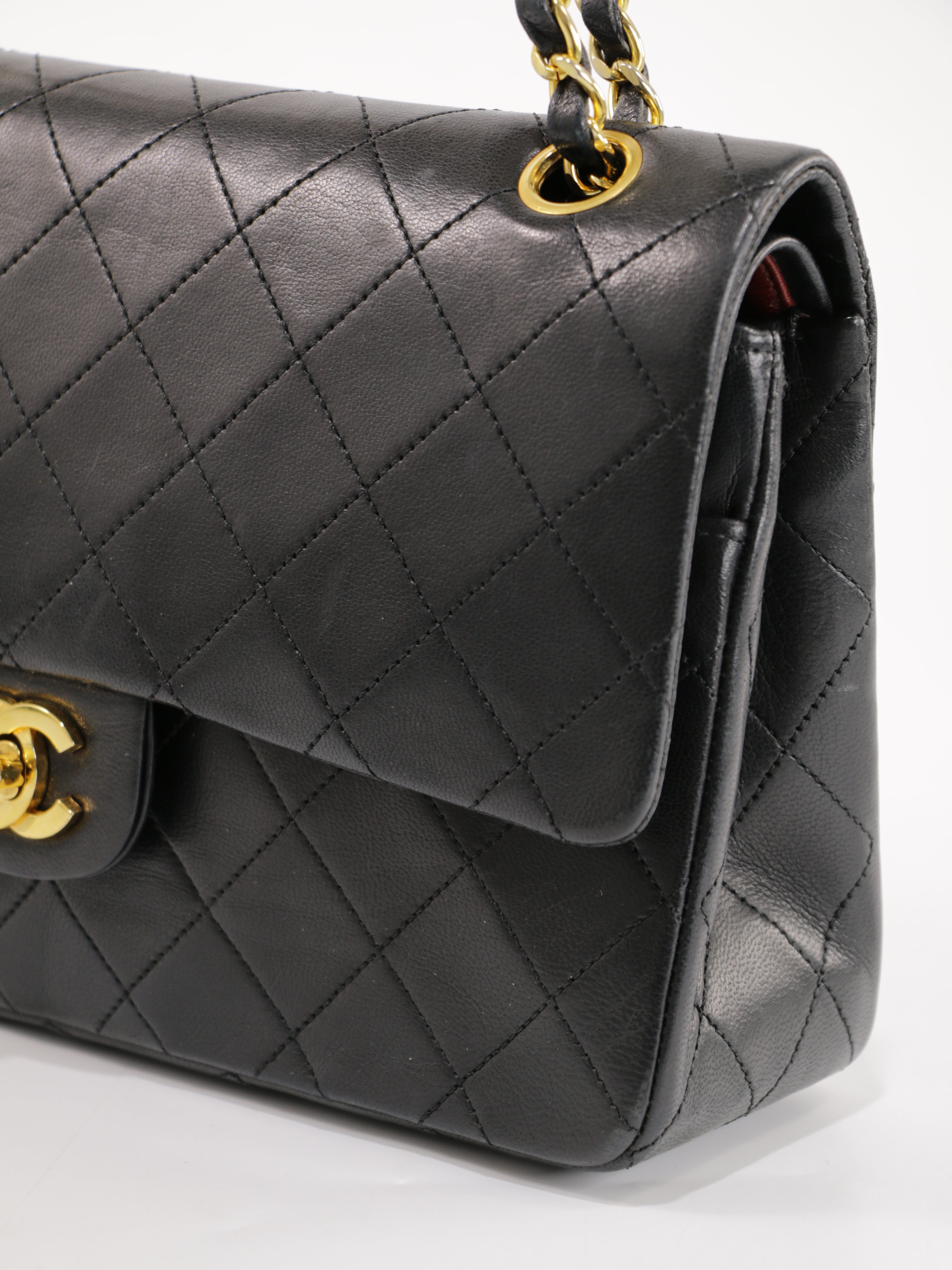 Medium Classic Flap