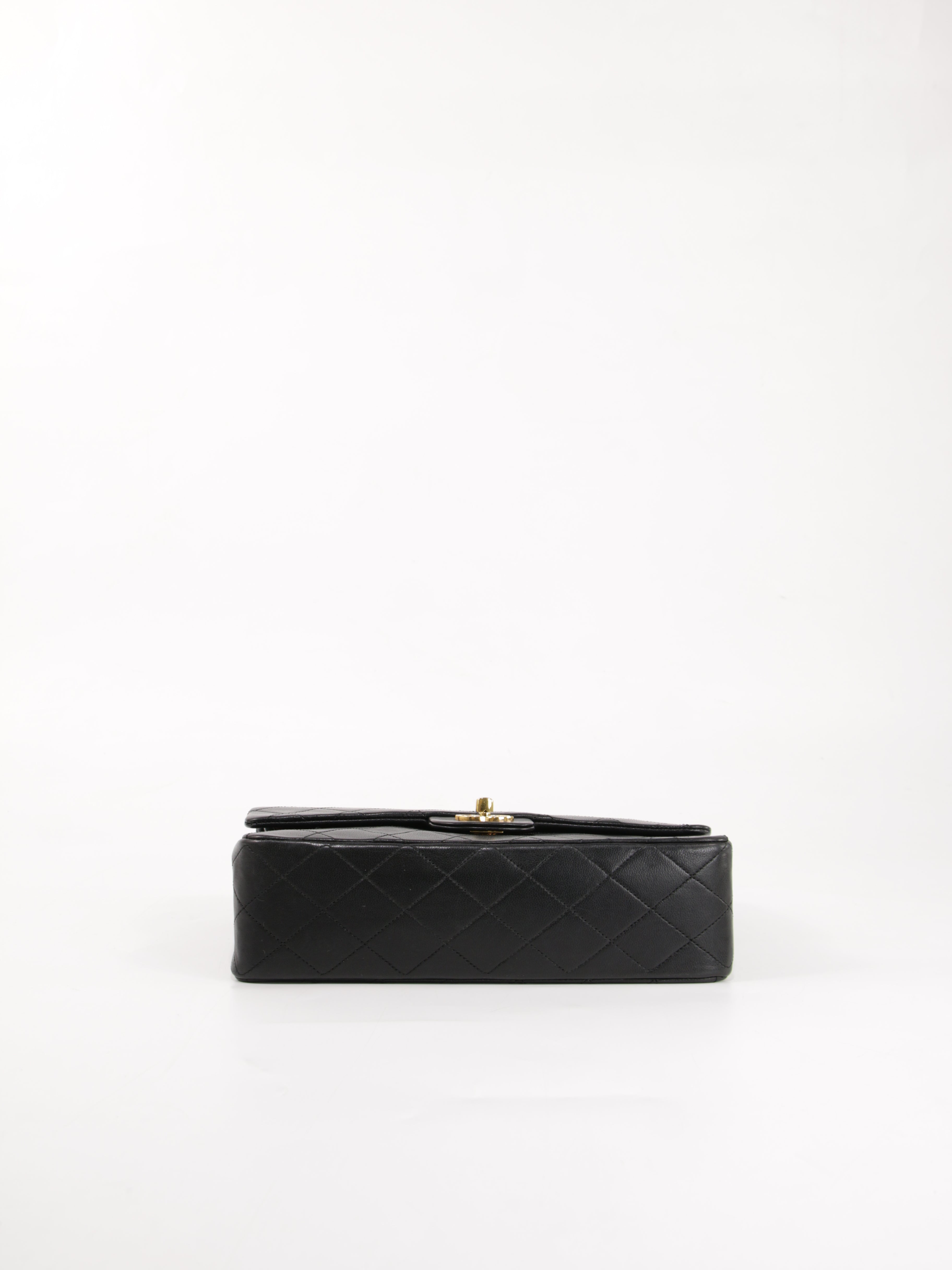 Medium Classic Flap