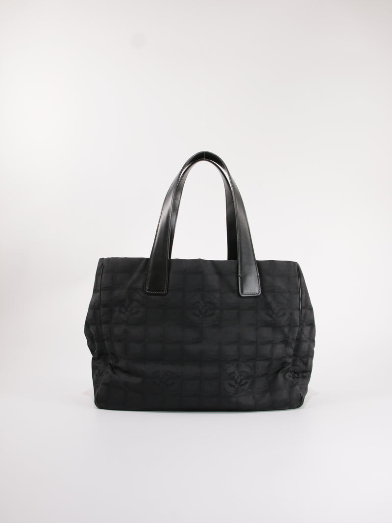 CHANEL - MEDIUM NEW TRAVEL LINE TOTE