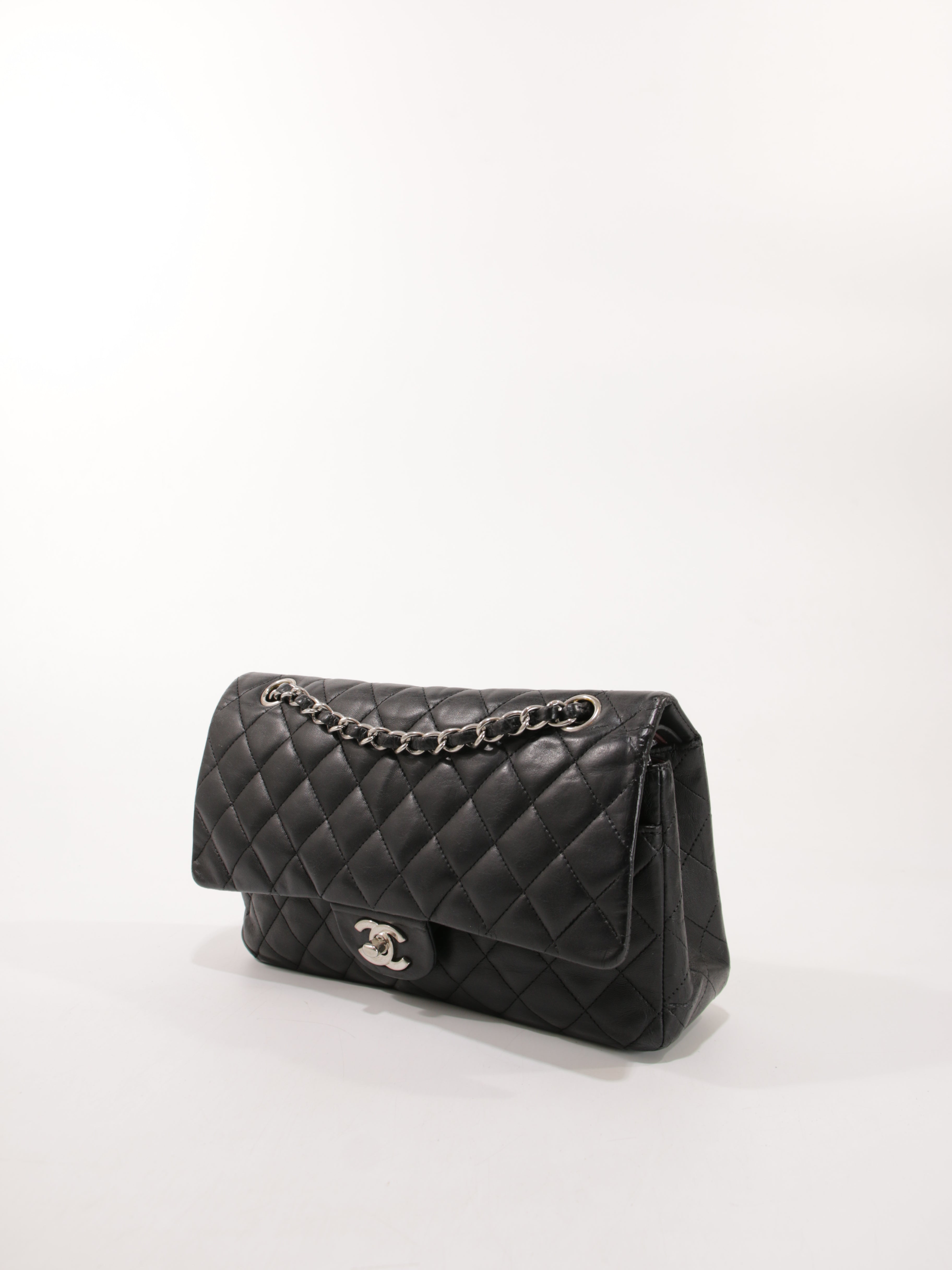 Medium Classic Flap