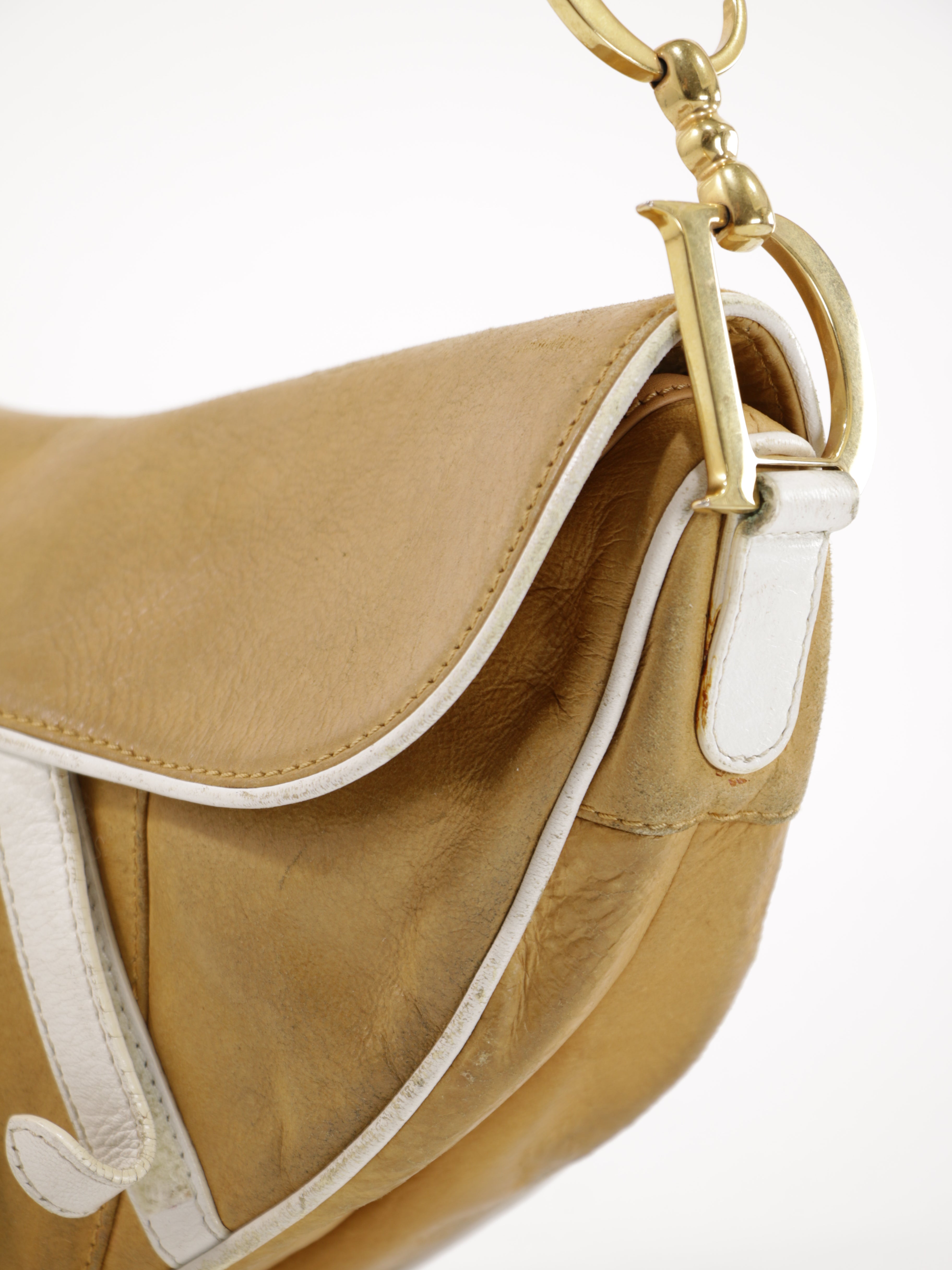 Saddle