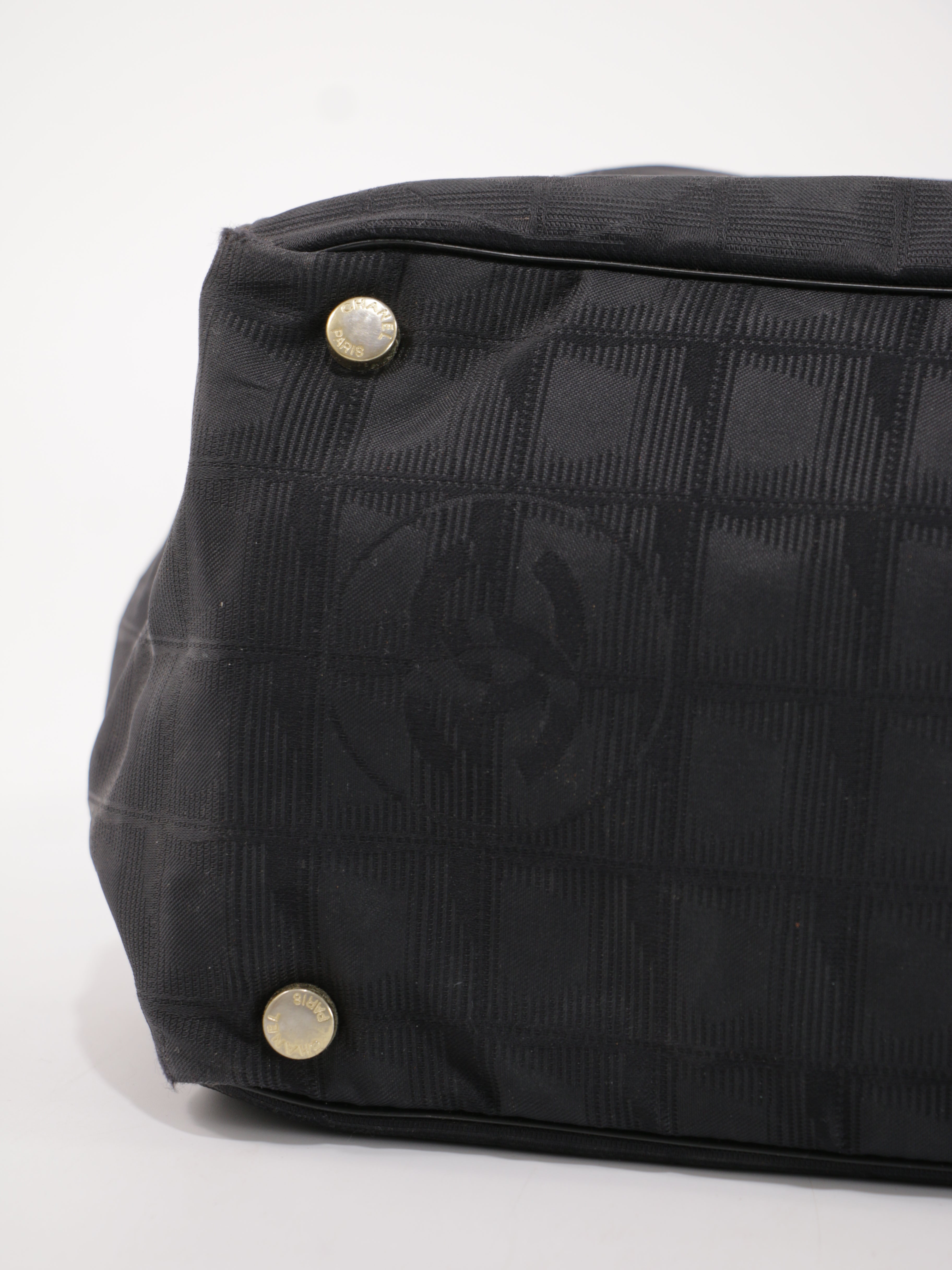 Medium New Travel Line Tote