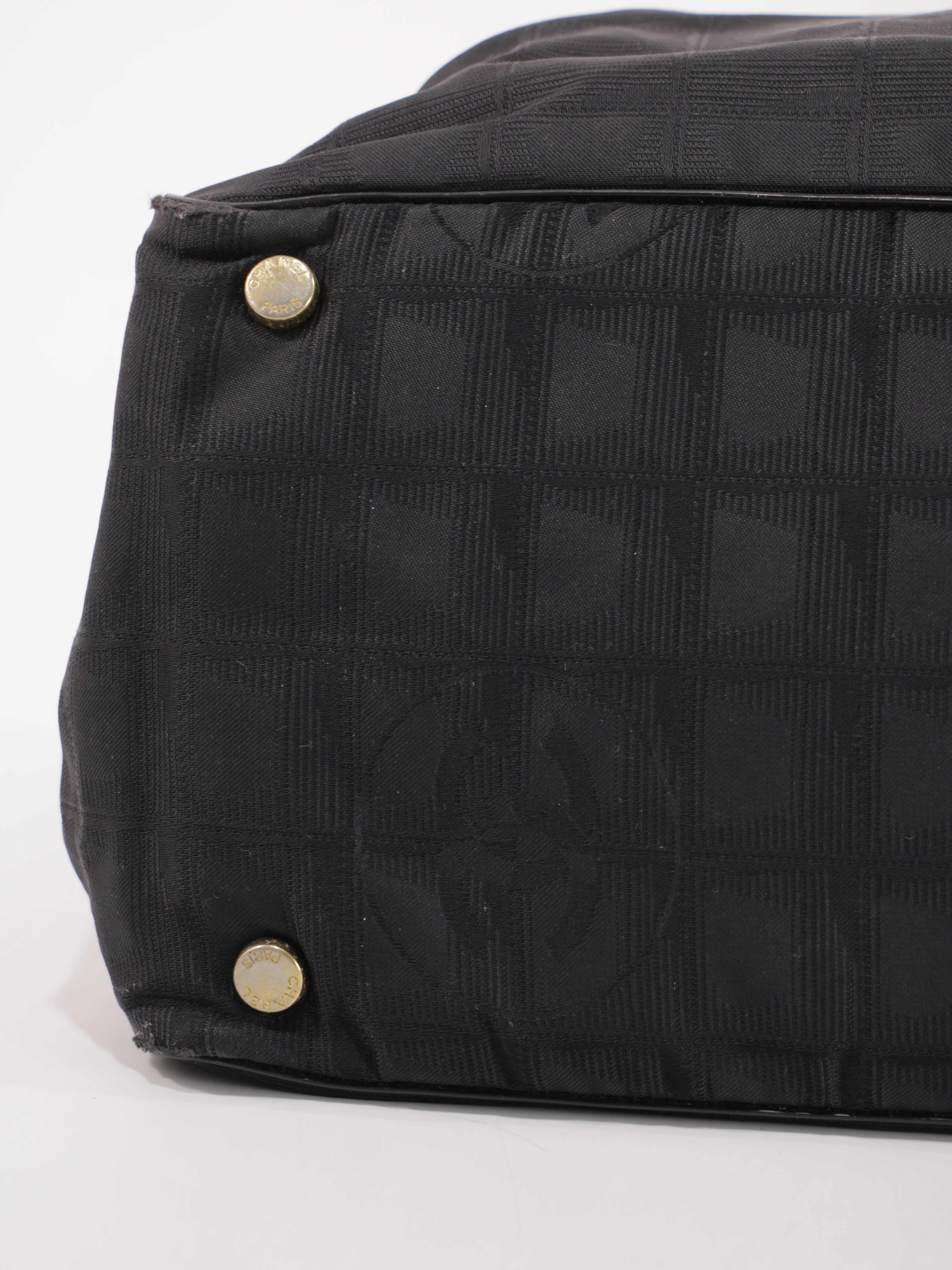 Medium New Travel Line Tote