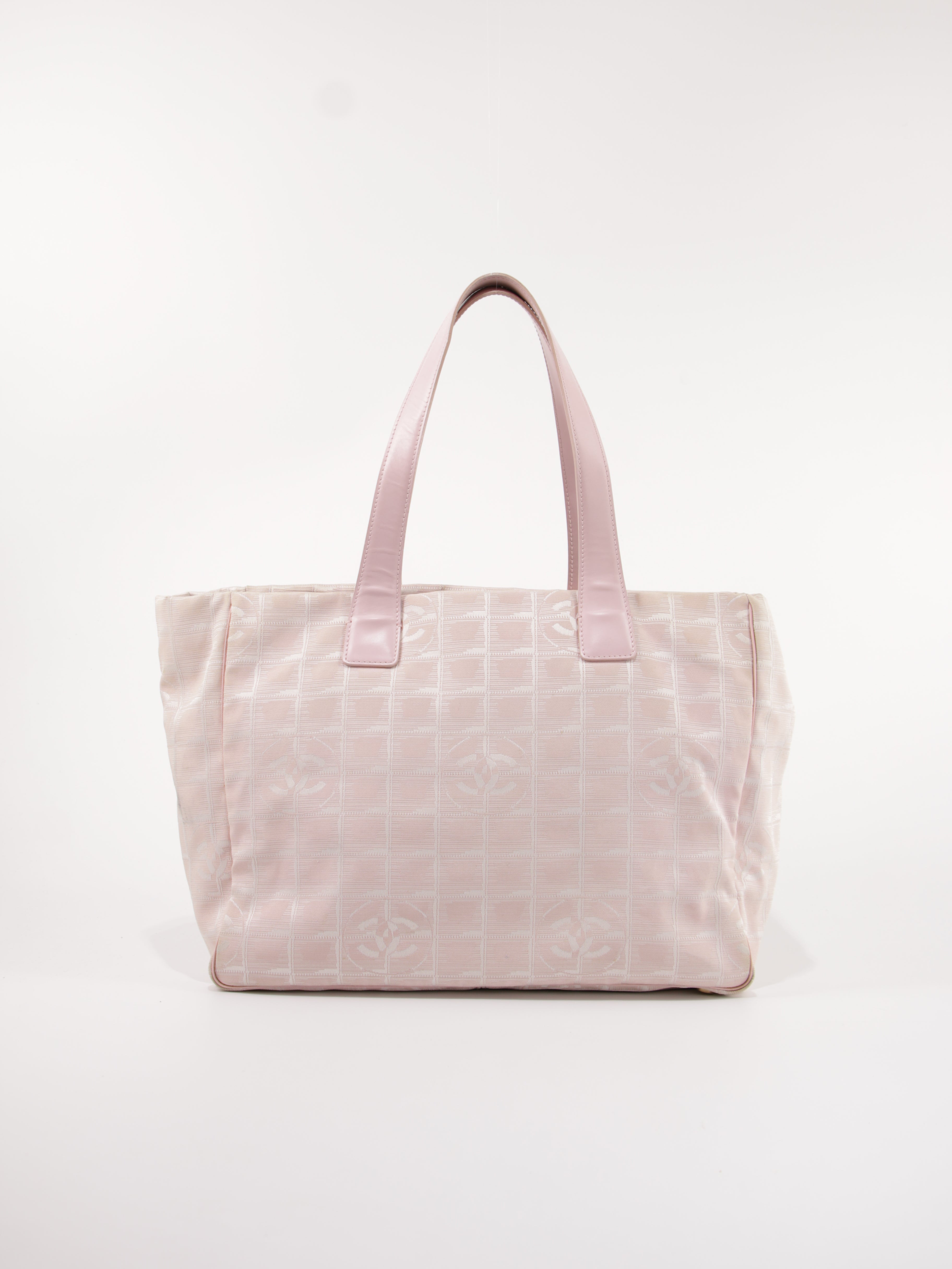 Medium New Travel Line Tote