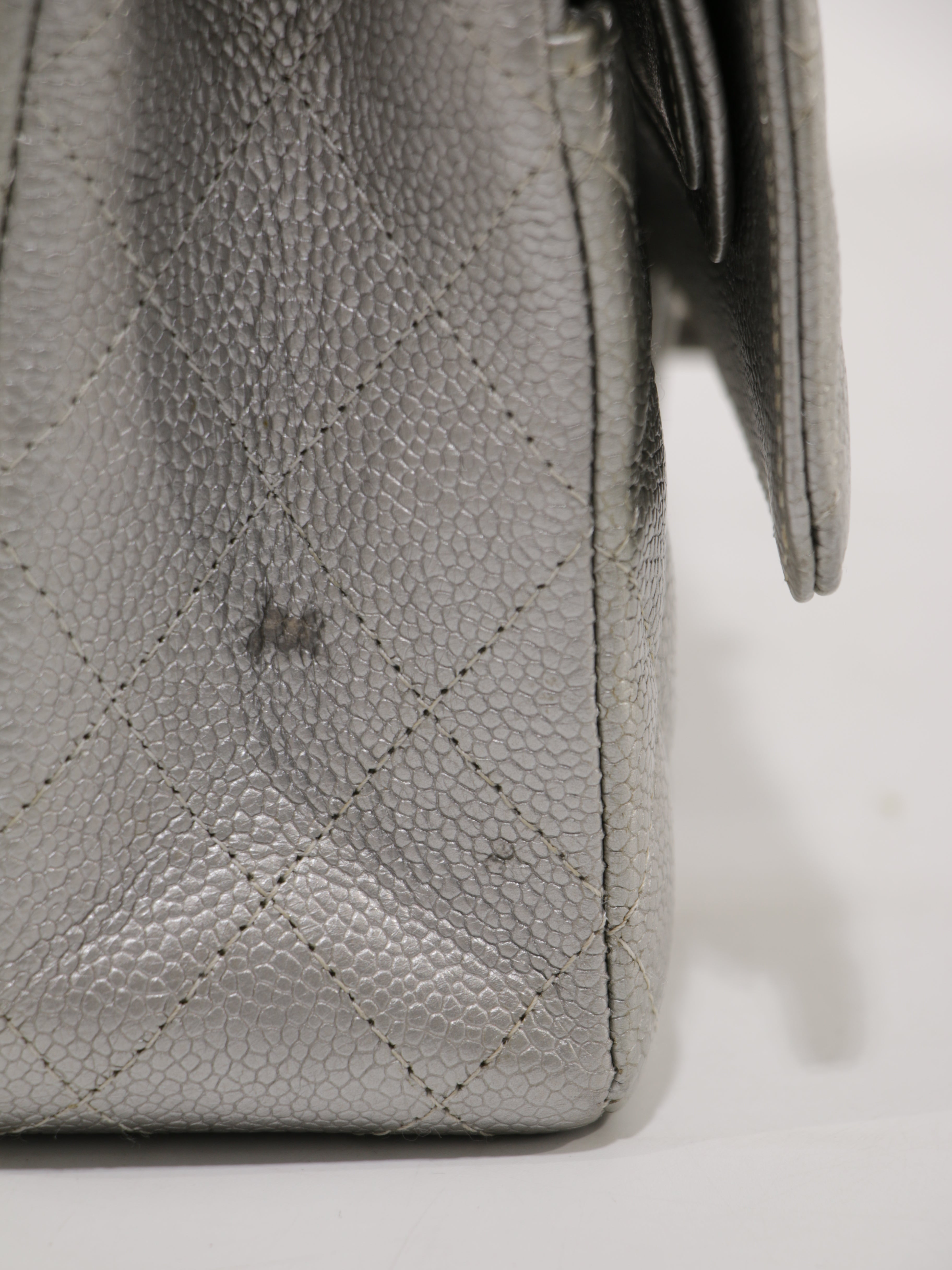 Medium Classic Flap