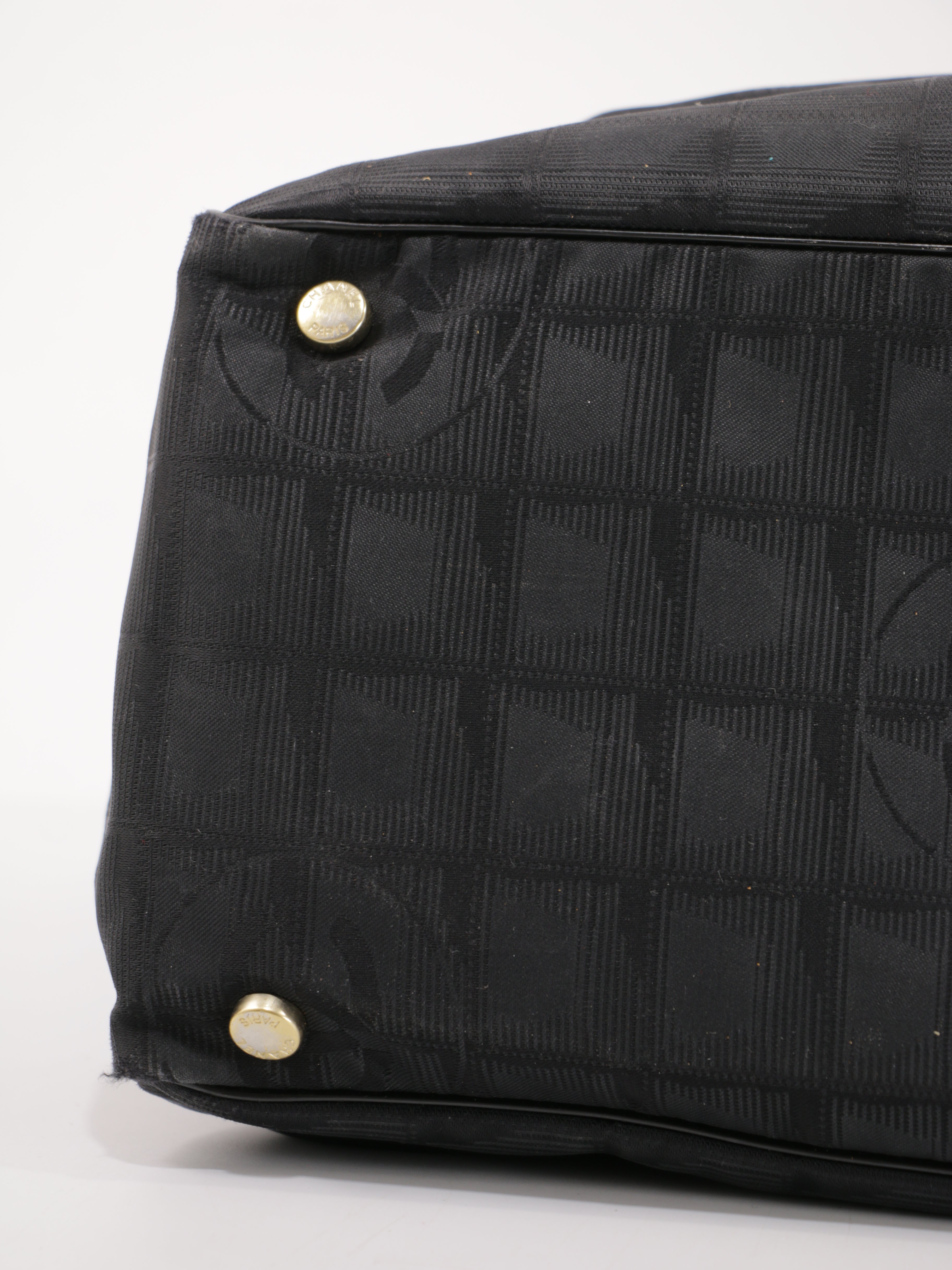 Medium New Travel Line Tote