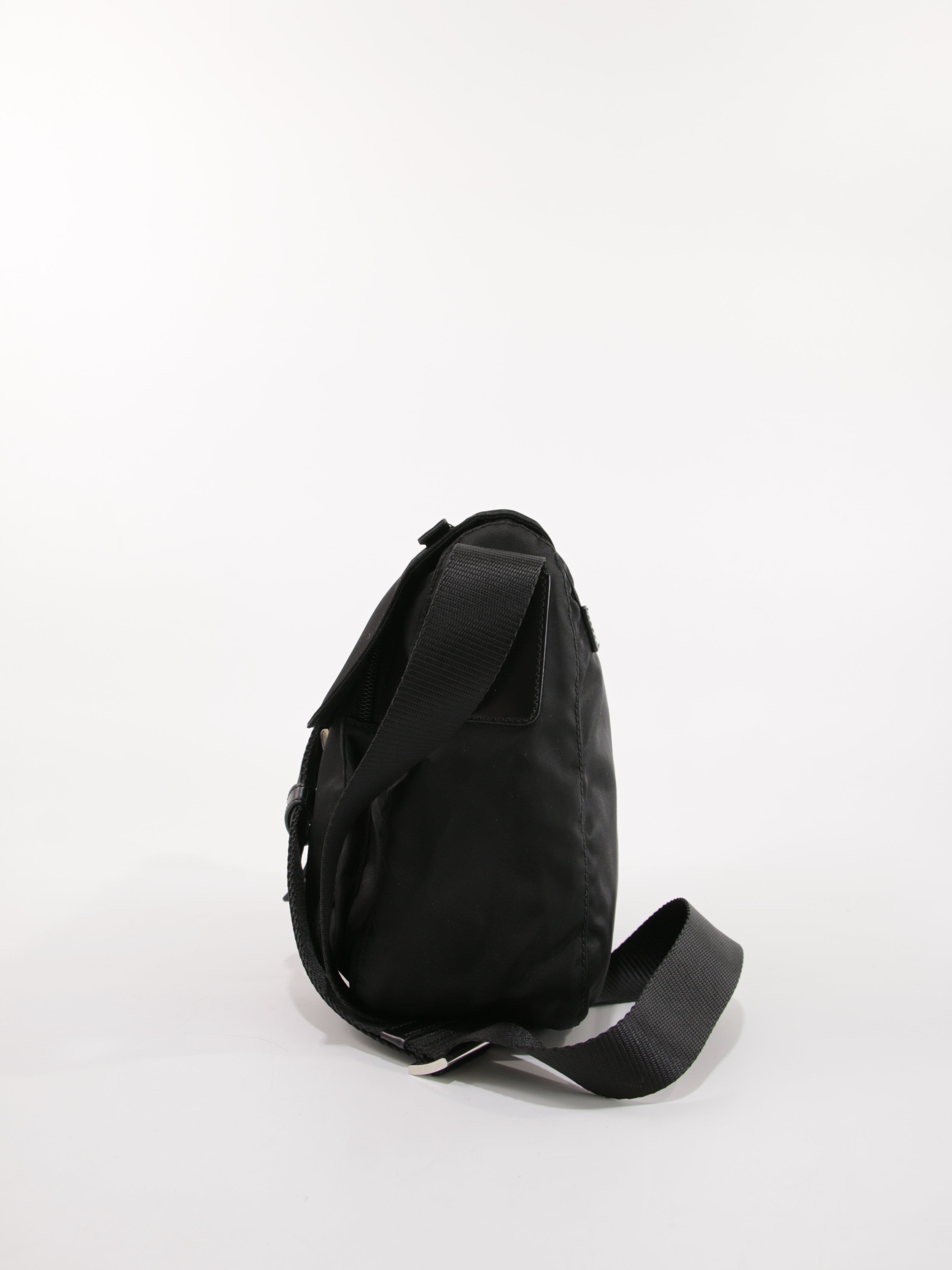 Single Buckle Messenger