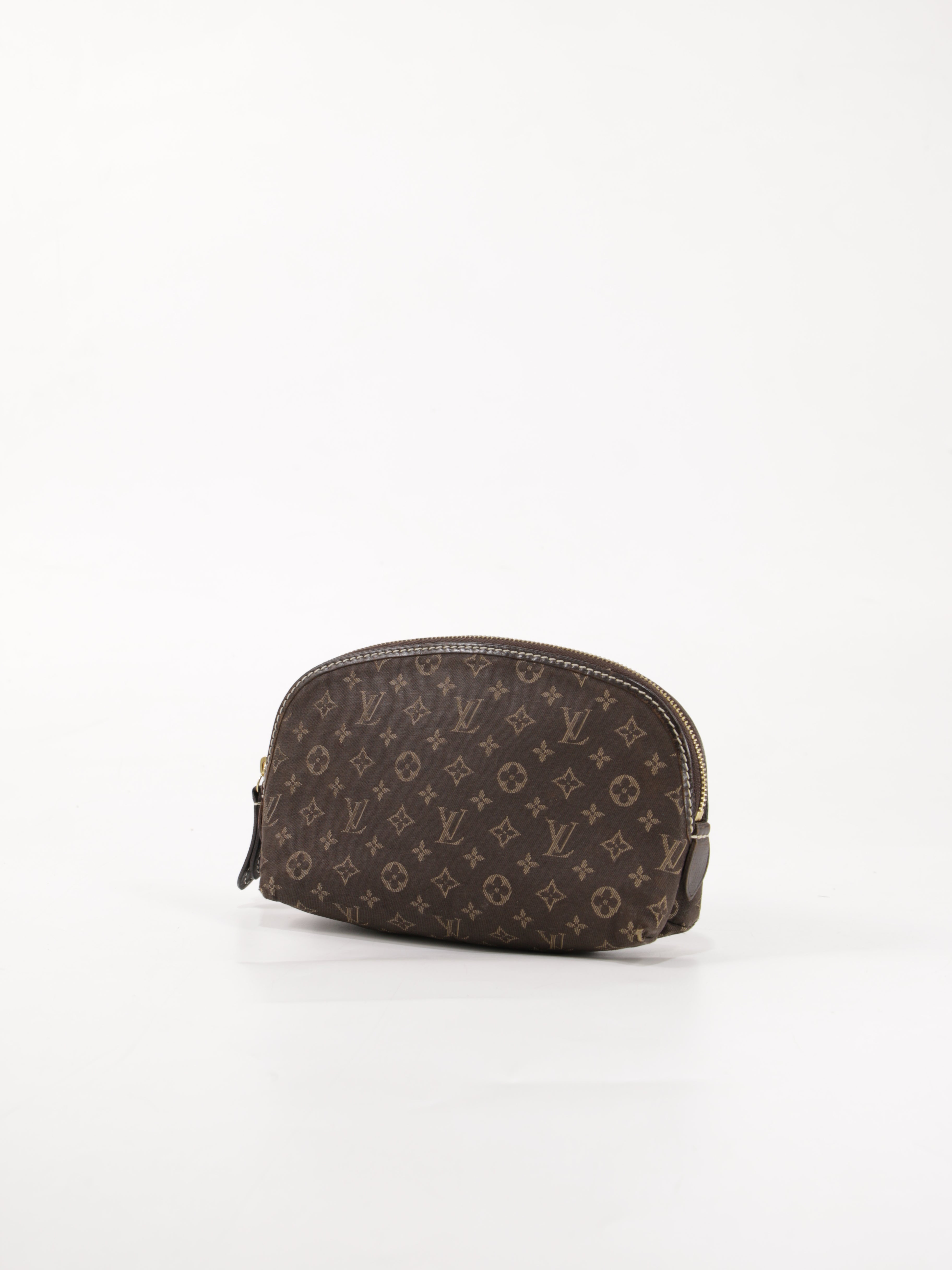 Cosmetic pouch