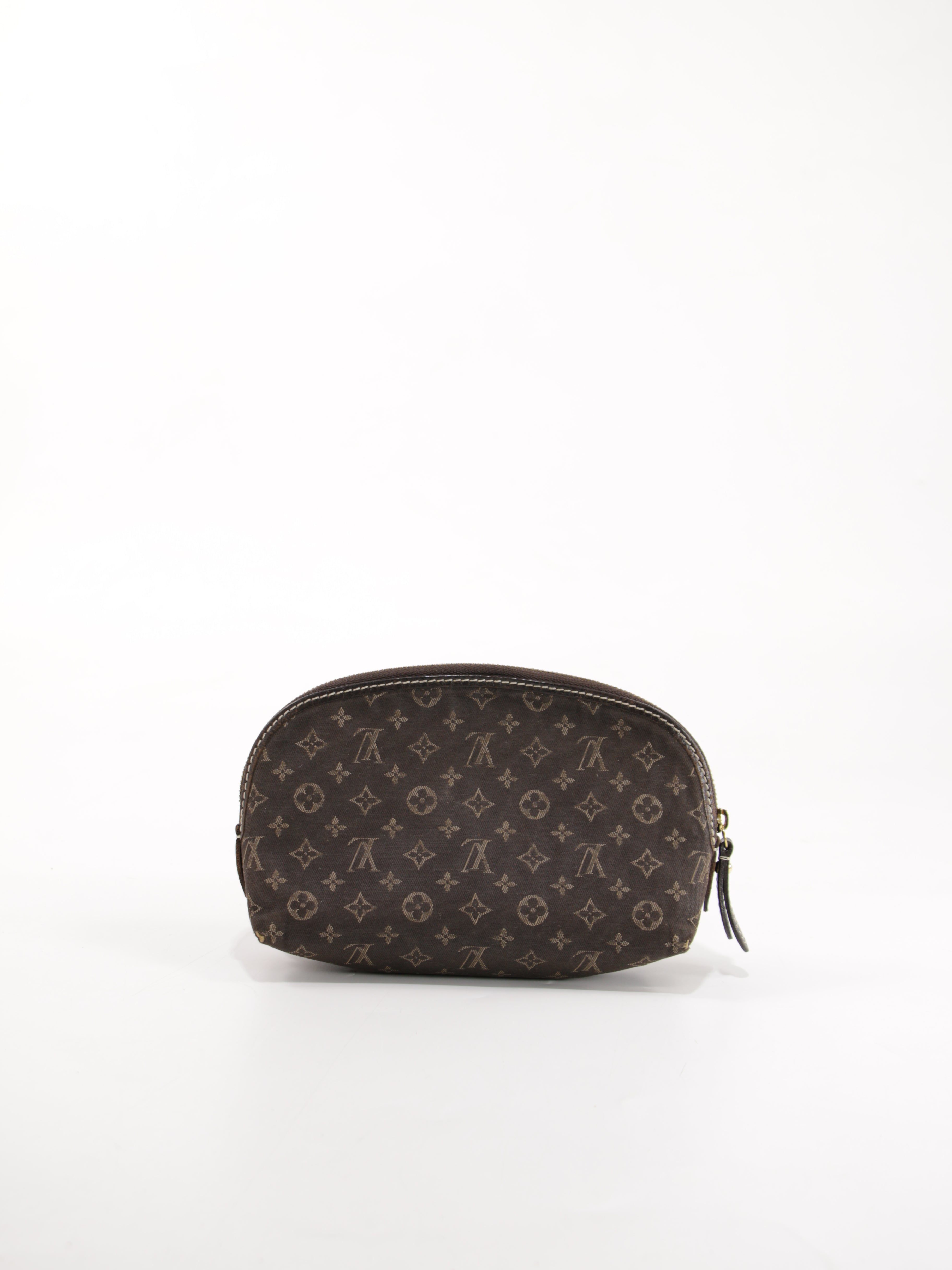Cosmetic pouch