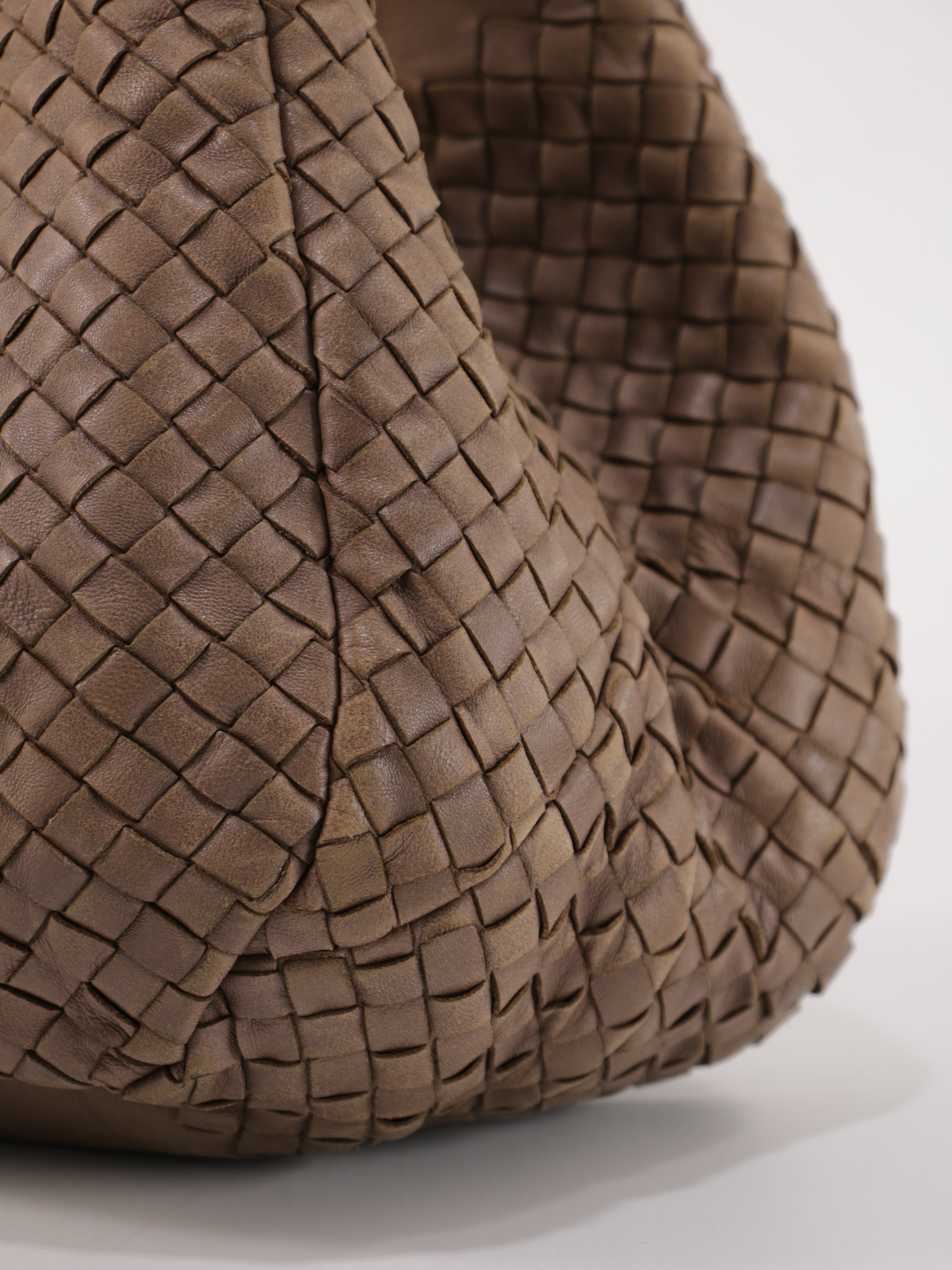 Bottega Veneta Medium Campana Hobo