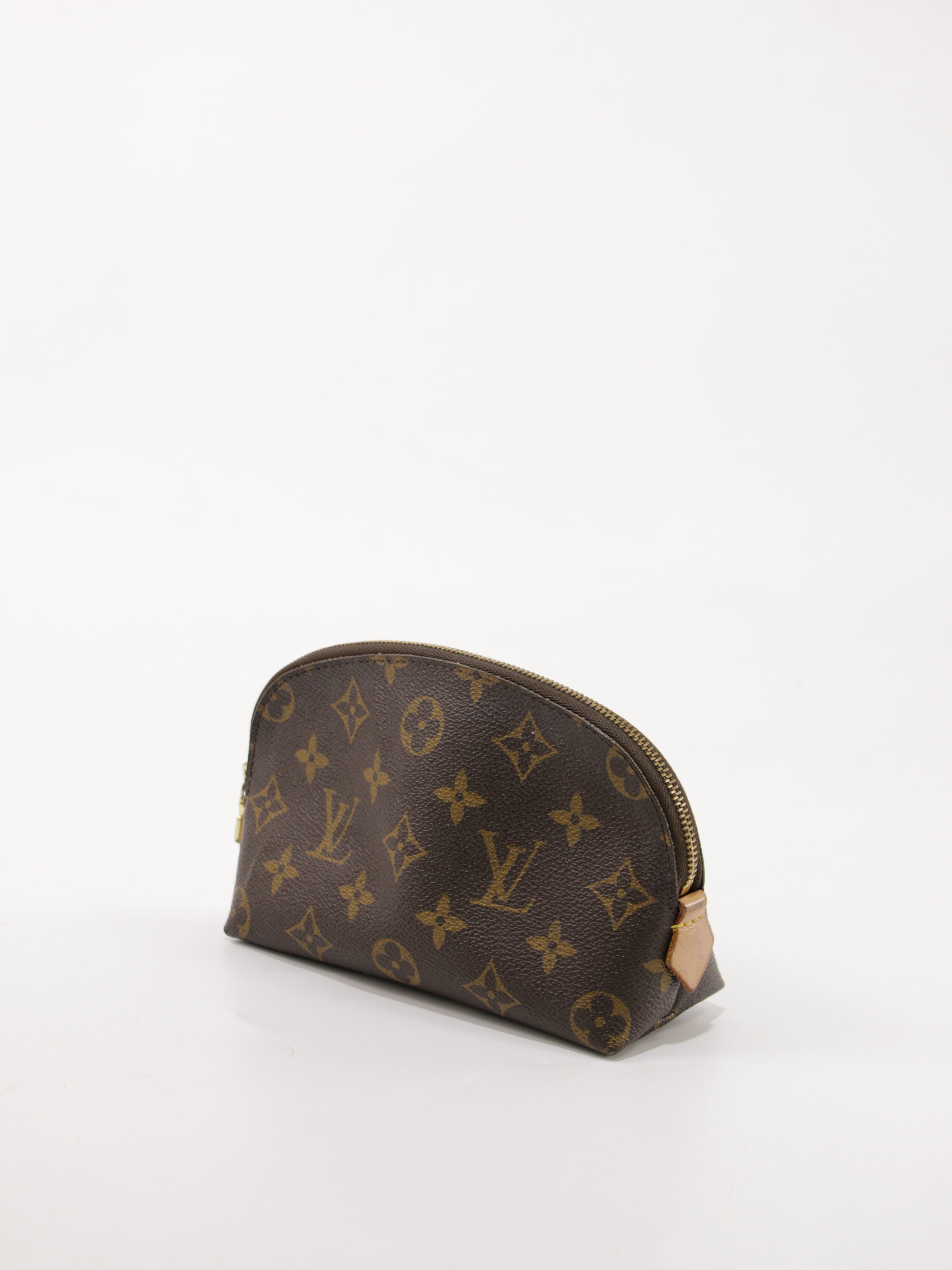 Cosmetic pouch