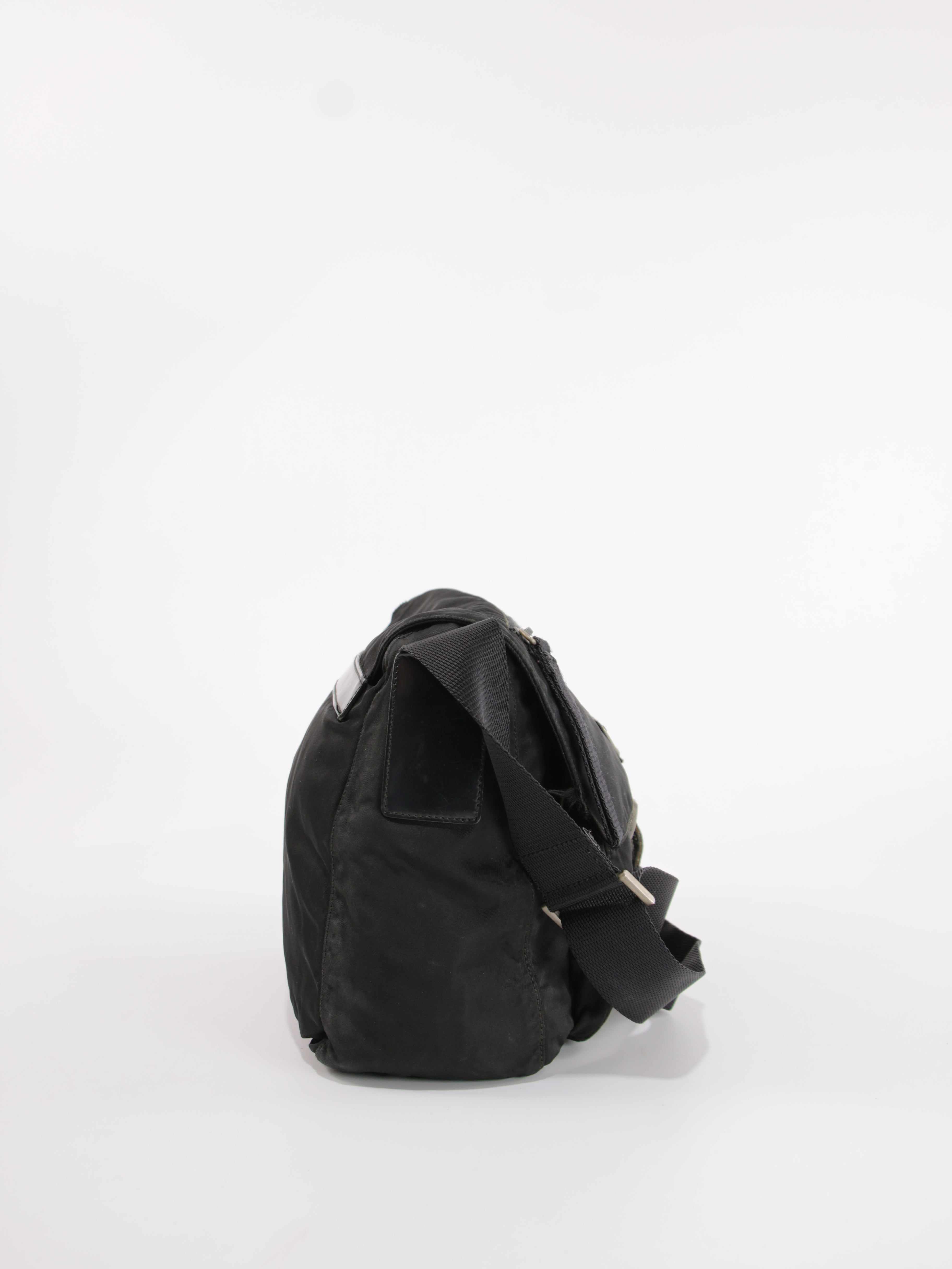 Single Buckle Messenger