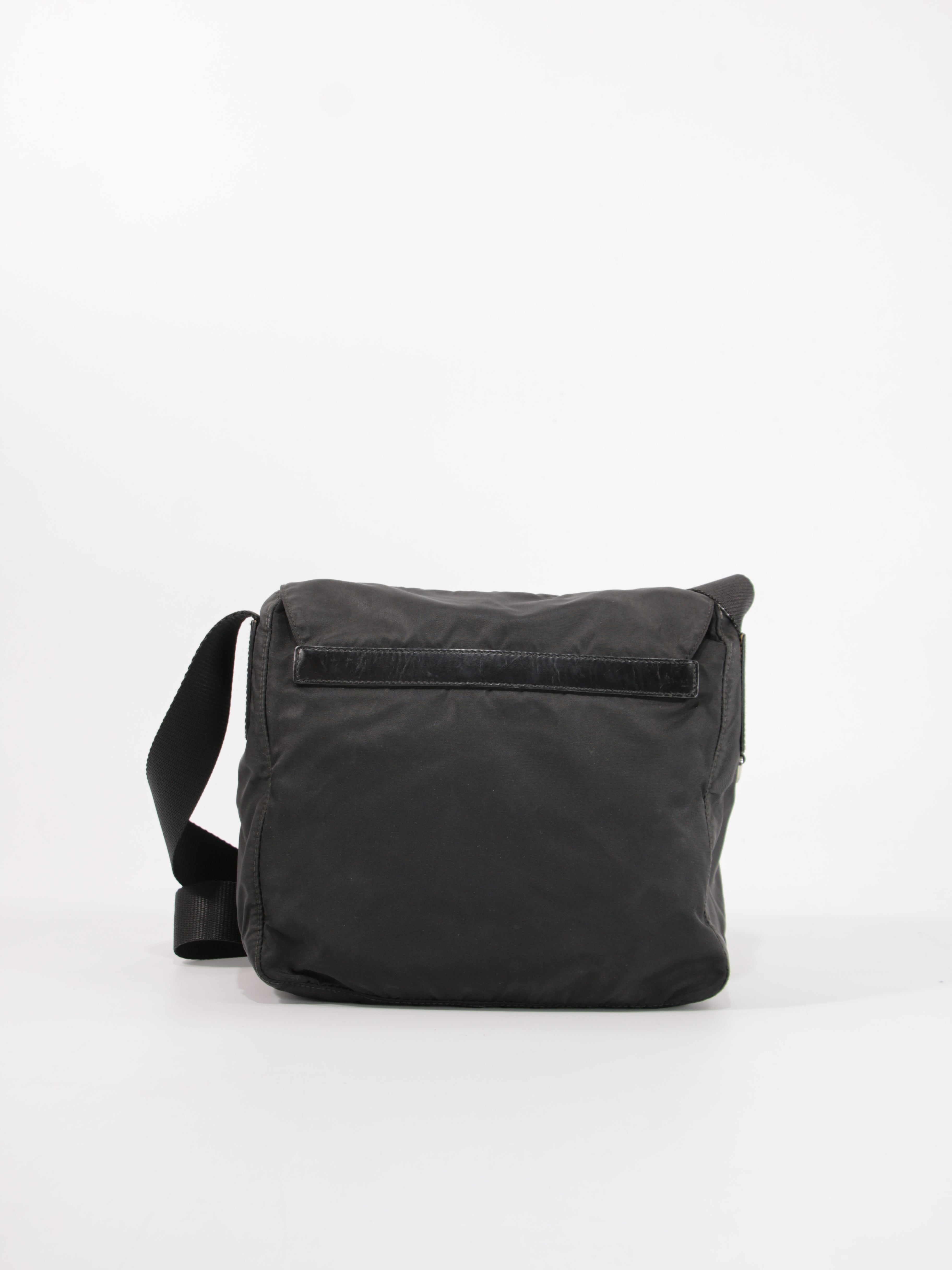Single Buckle Messenger