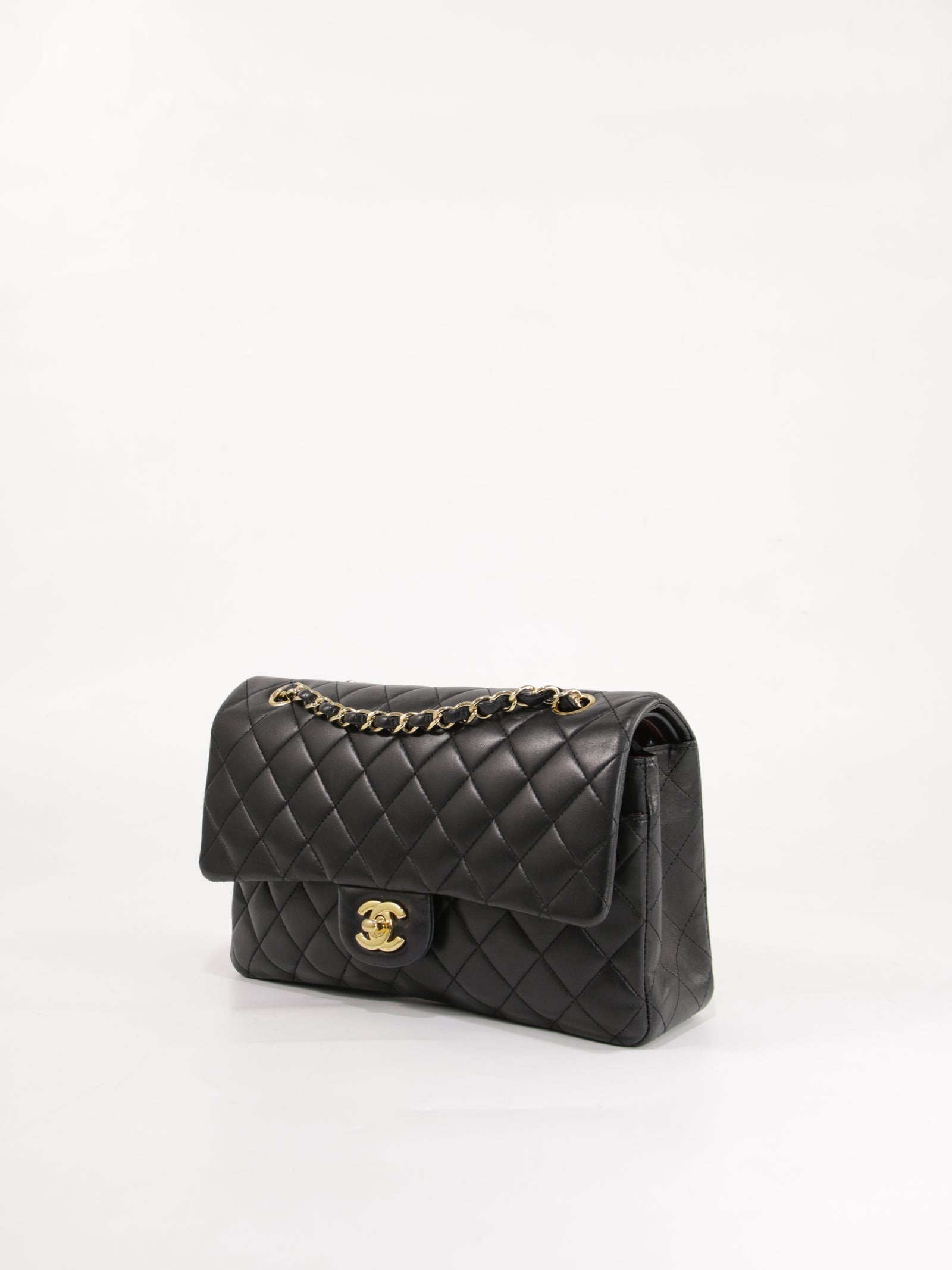 Medium Classic Flap