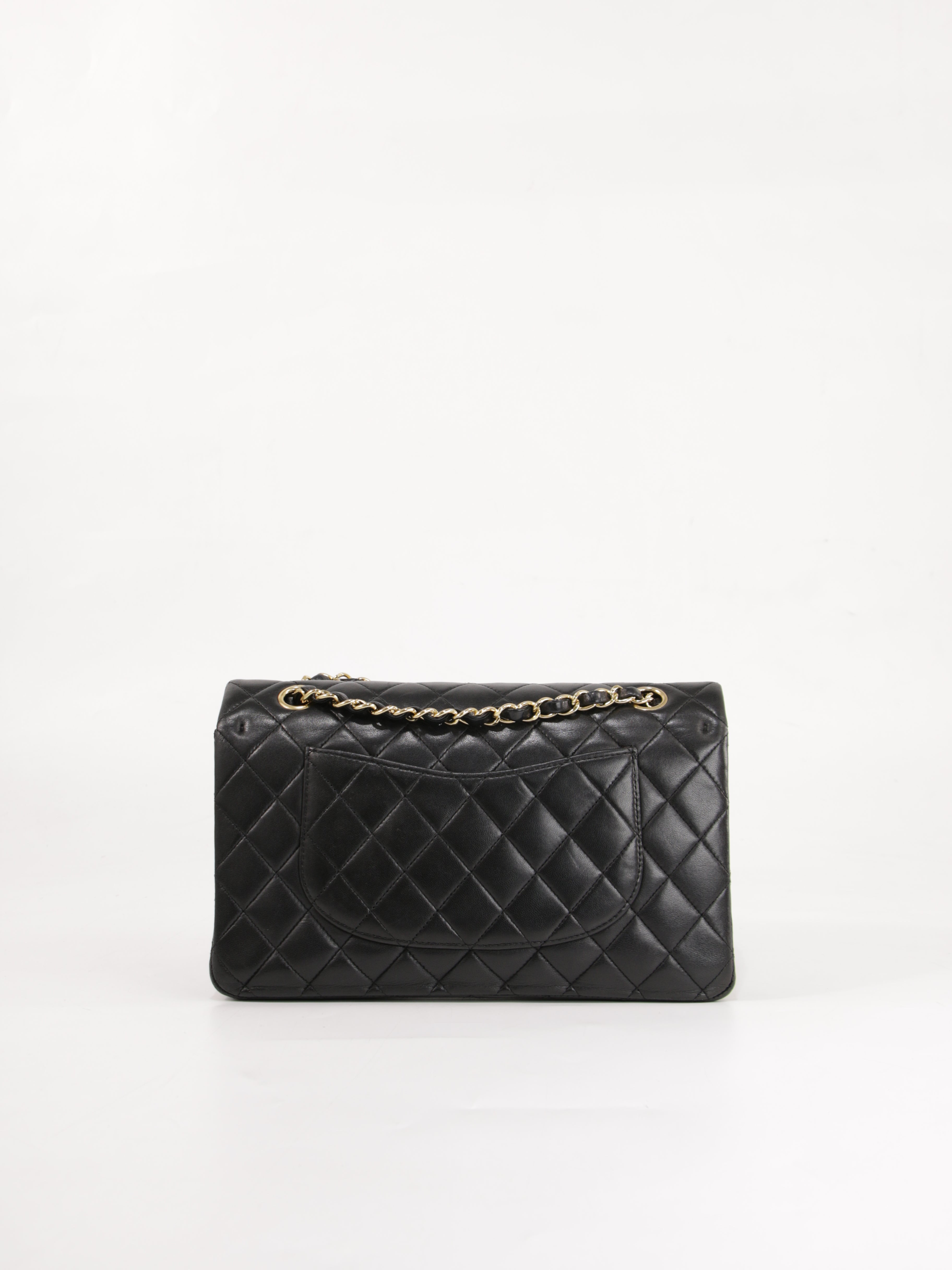 Medium Classic Flap