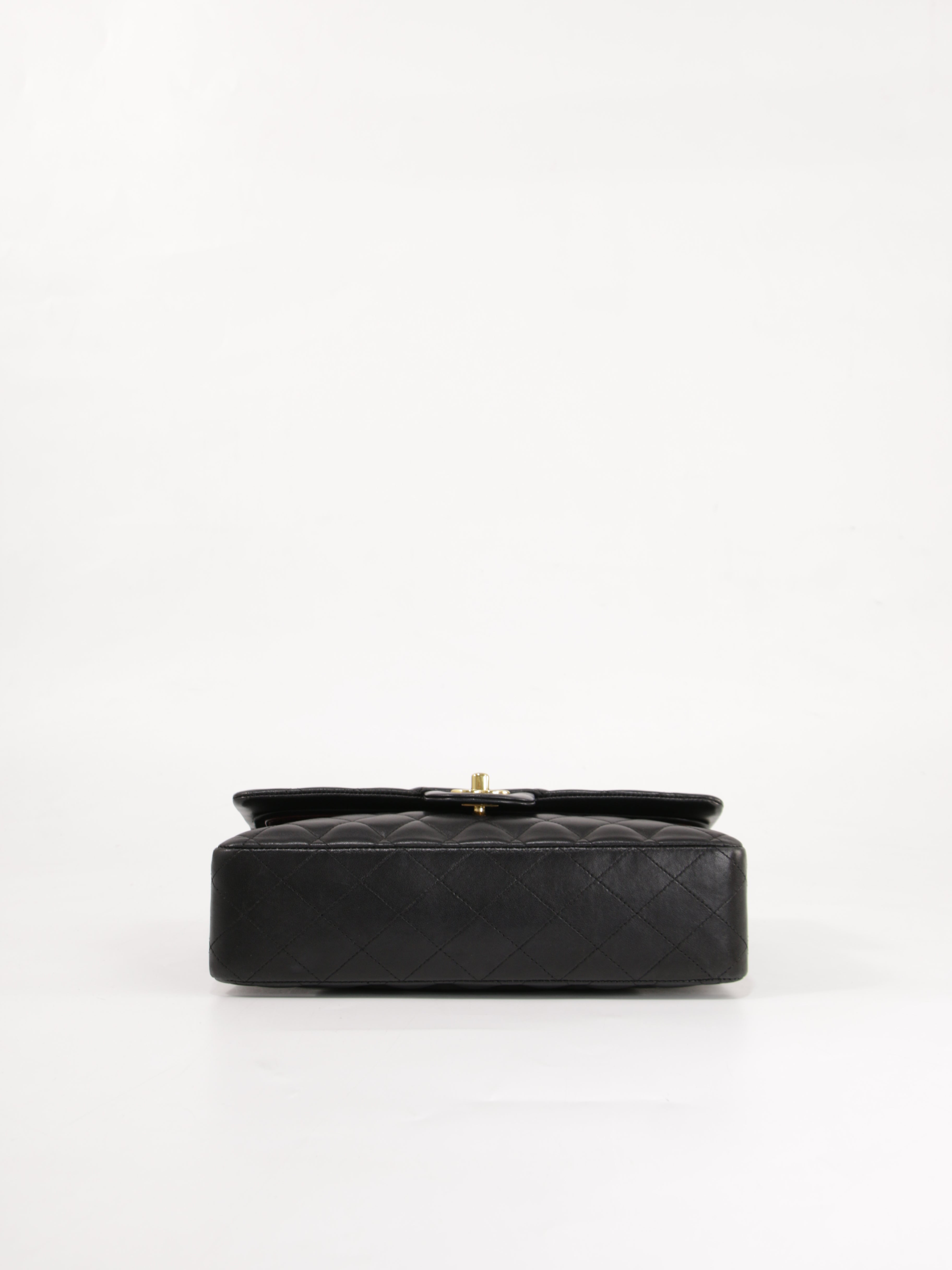 Medium Classic Flap