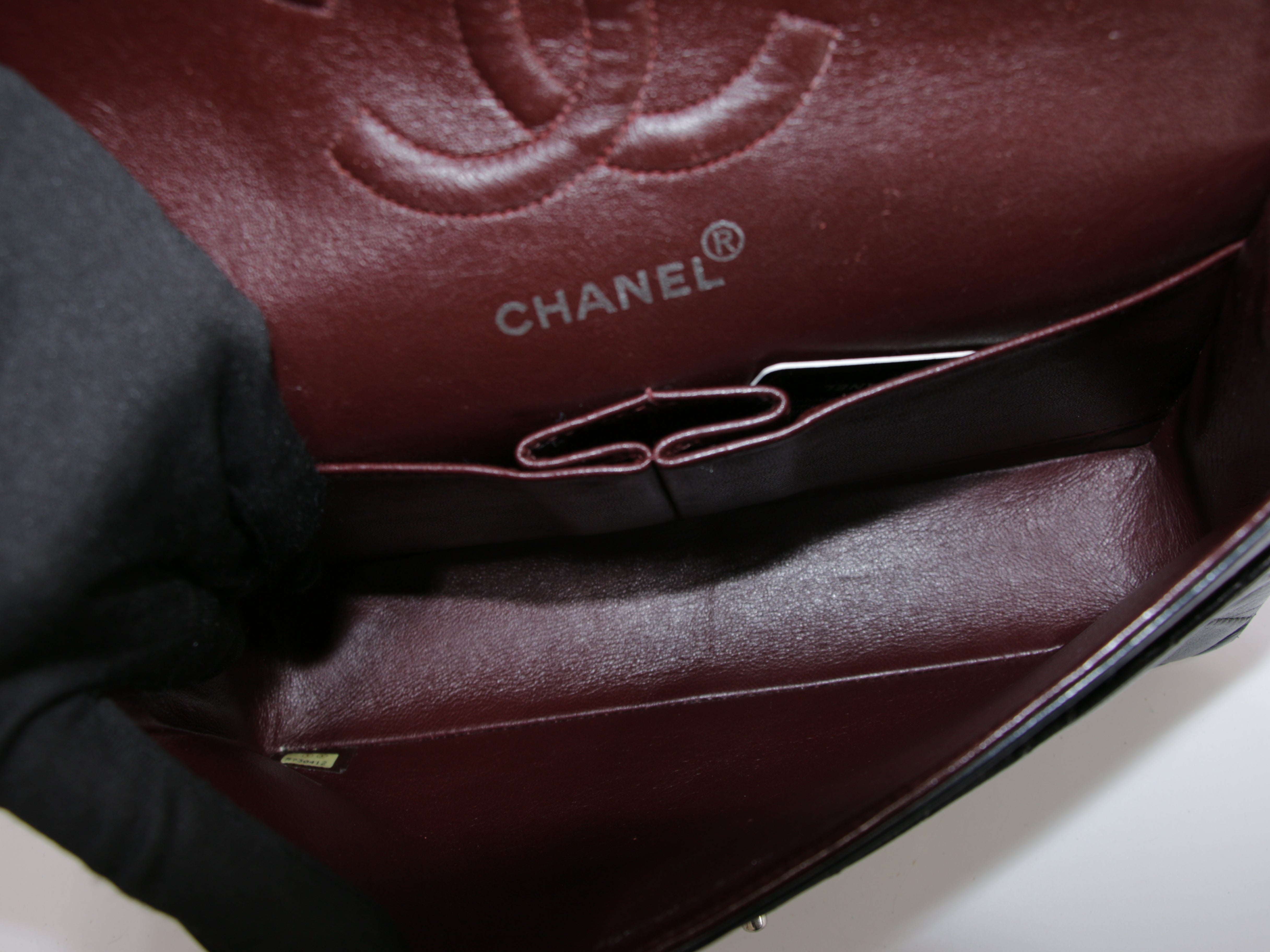 Medium Classic Flap