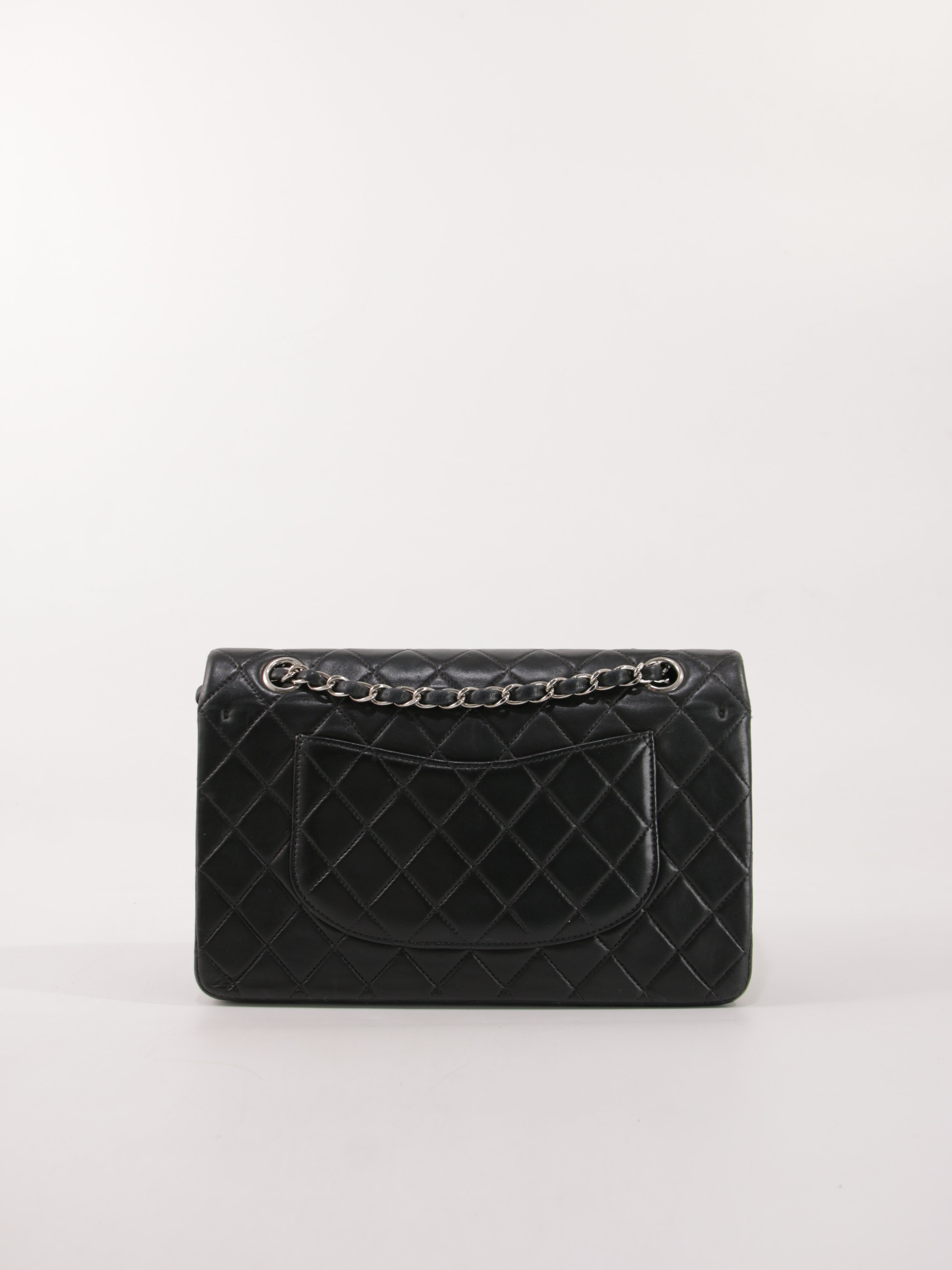 Medium Classic Flap