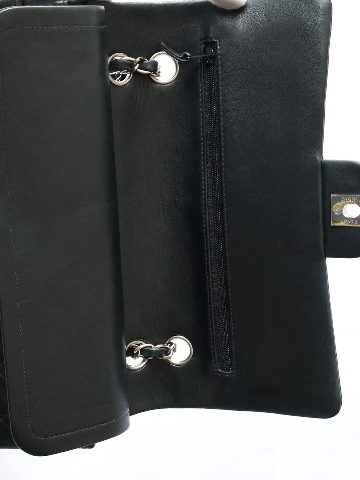 Medium Classic Flap