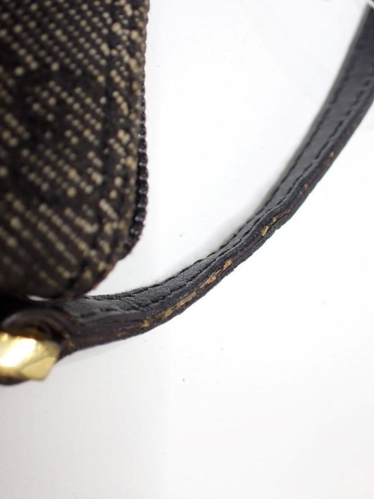 Abbey D-Ring Pochette