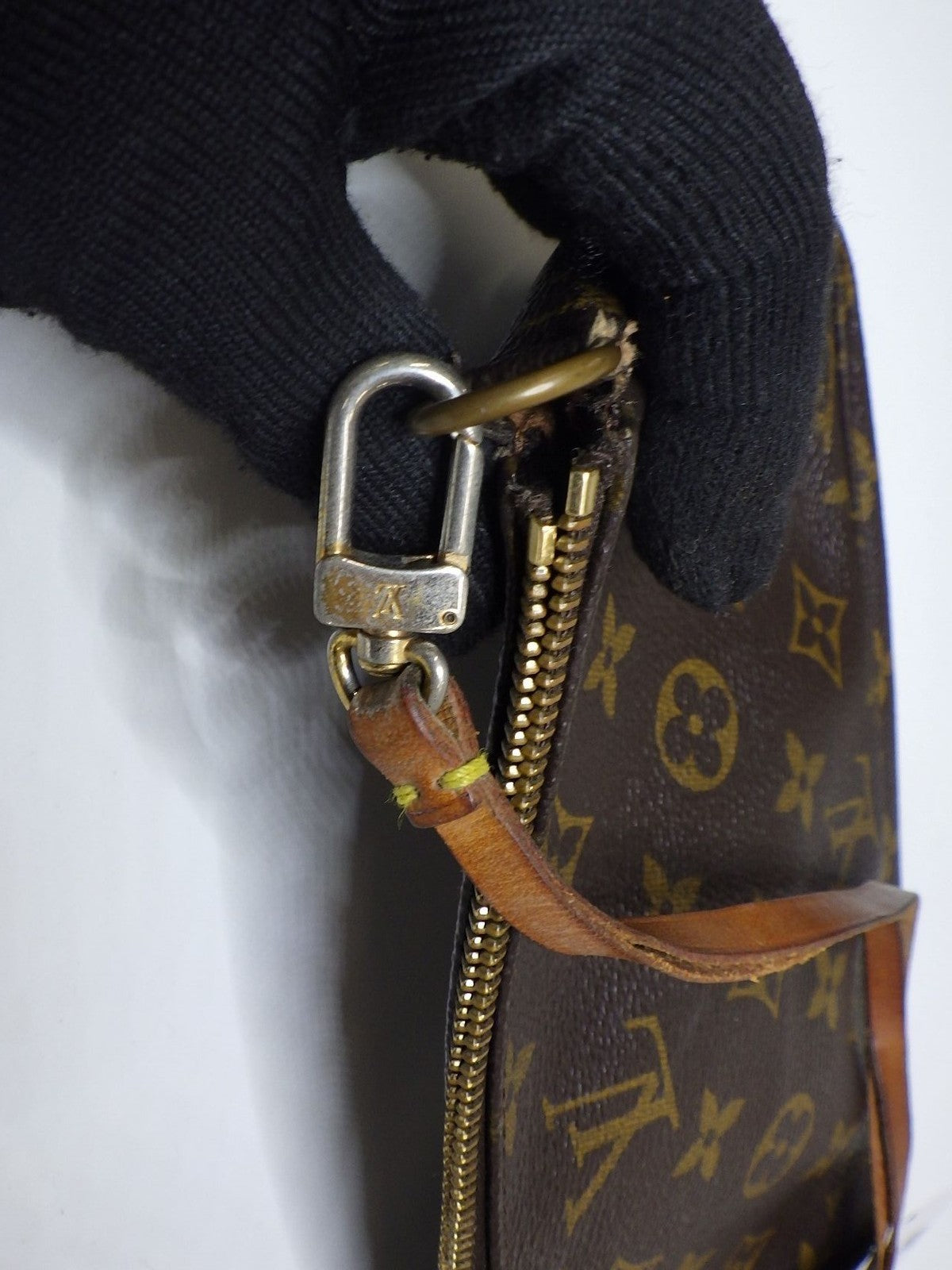 Louis Vuitton Accessories Pochette